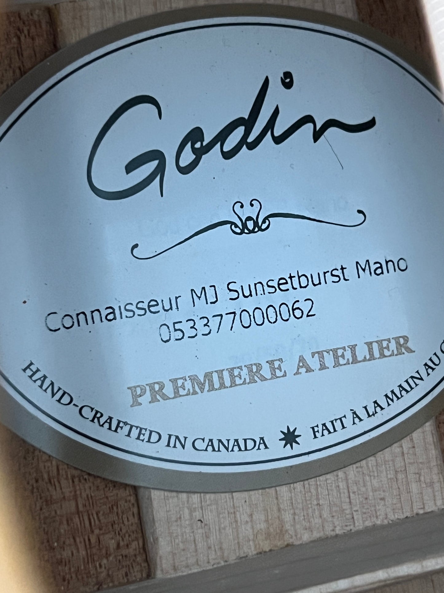 Godin Connaisseur MJ Sunsetburst Maho