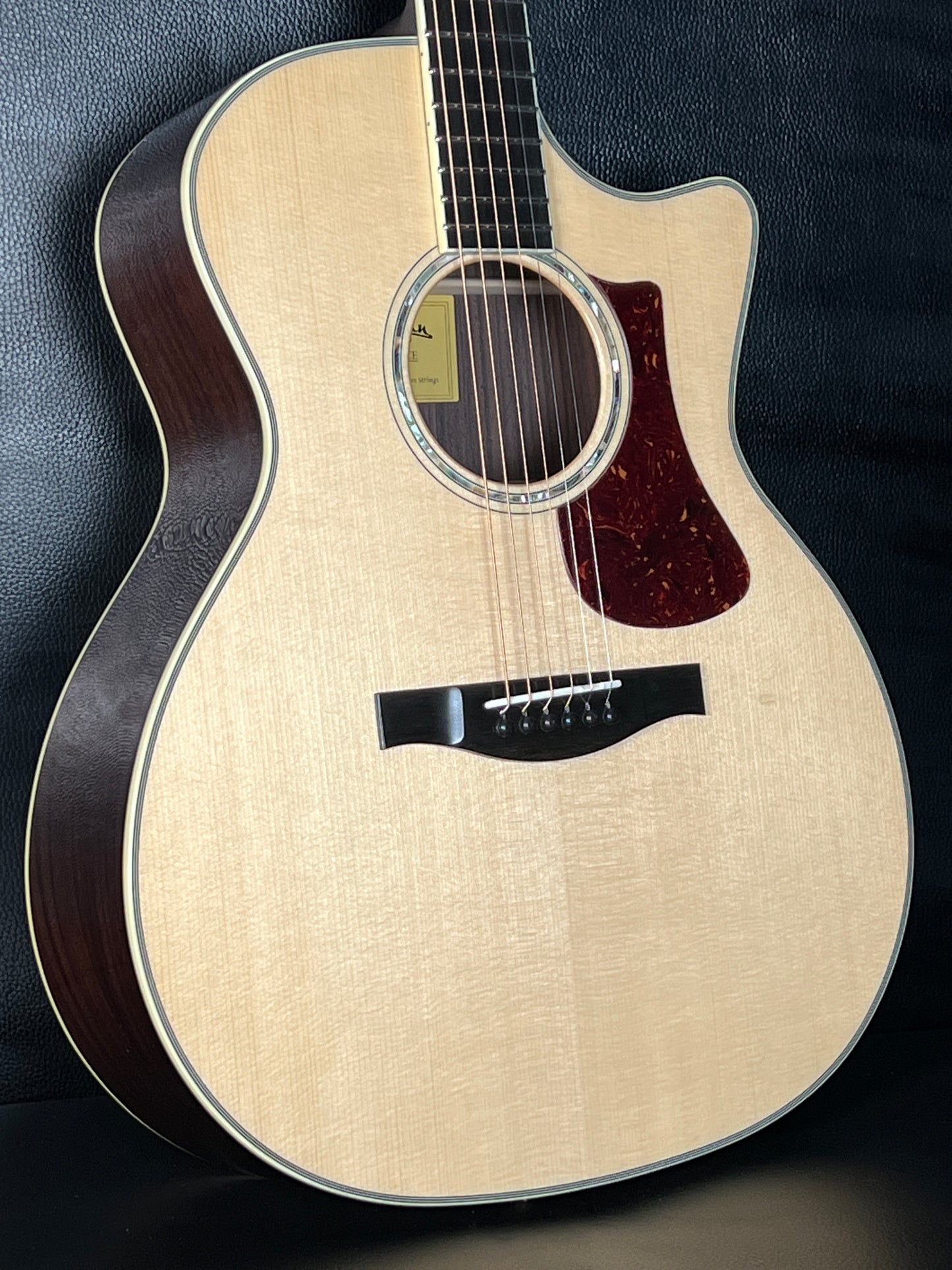 Eastman AC422CE Natural