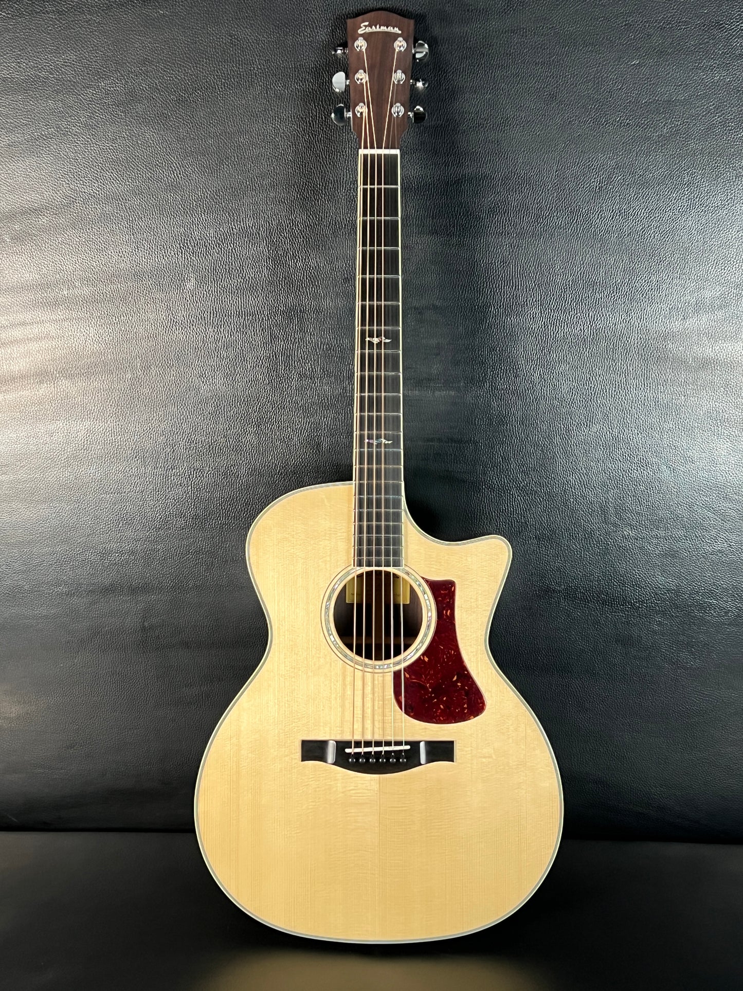 Eastman AC422CE Natural
