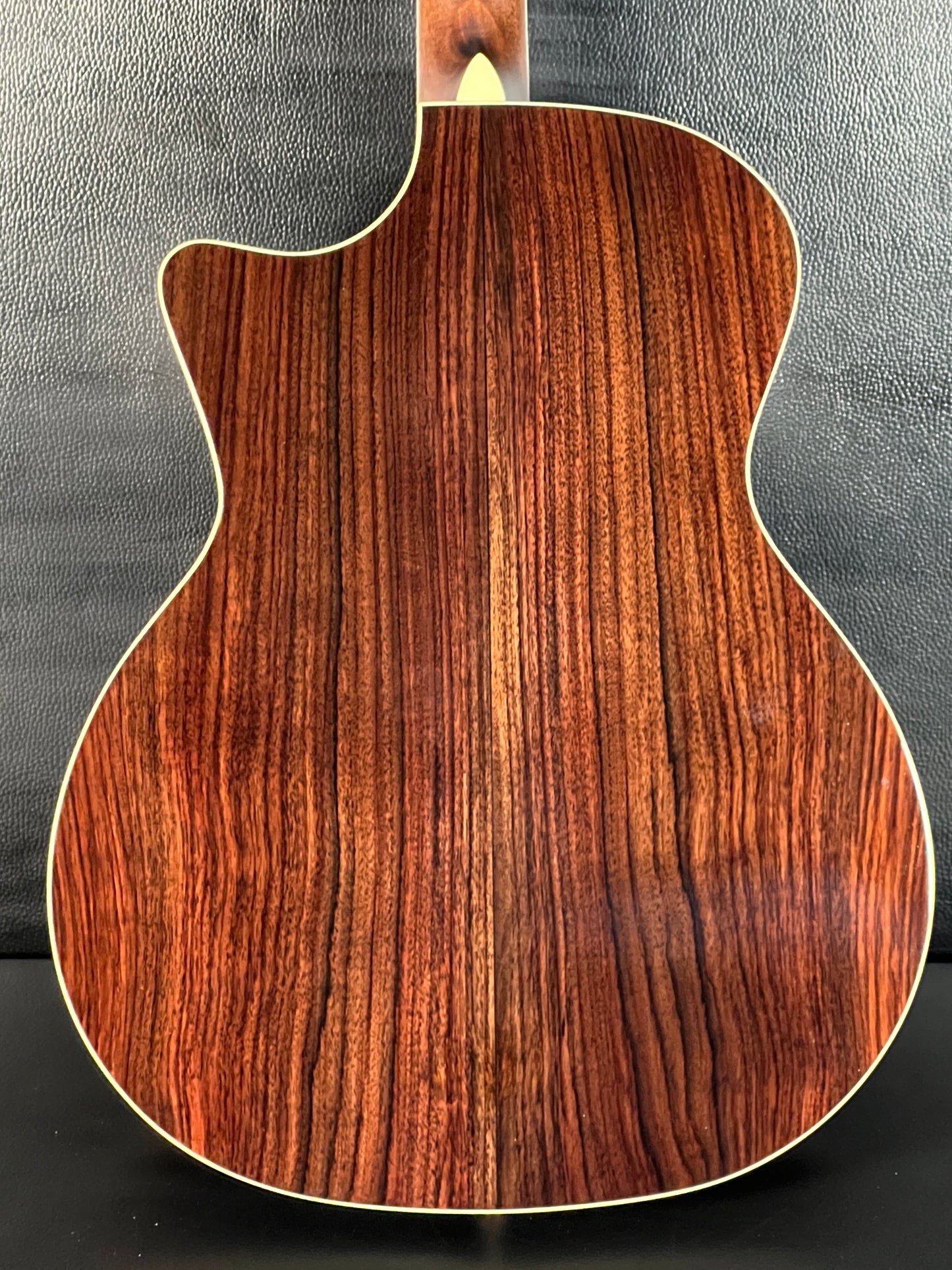 Eastman AC422CE Natural