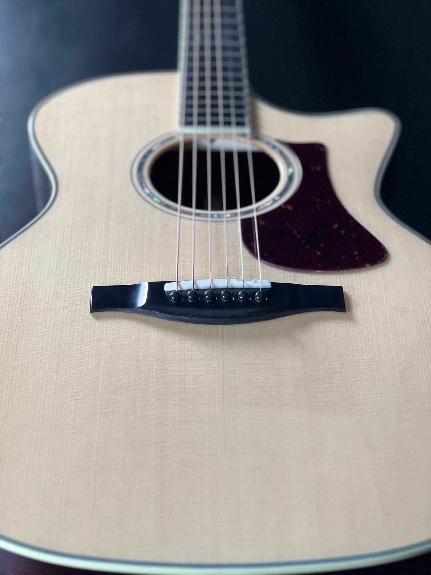 Eastman AC422CE Natural