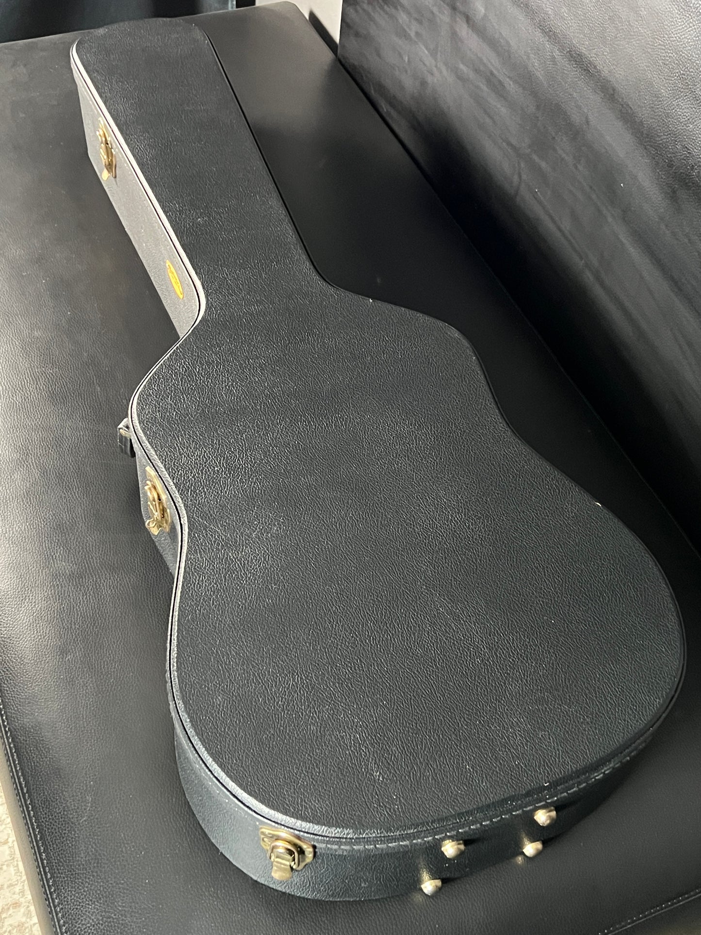 Martin Custom Shop Dreadnought (PRE-OWNED)