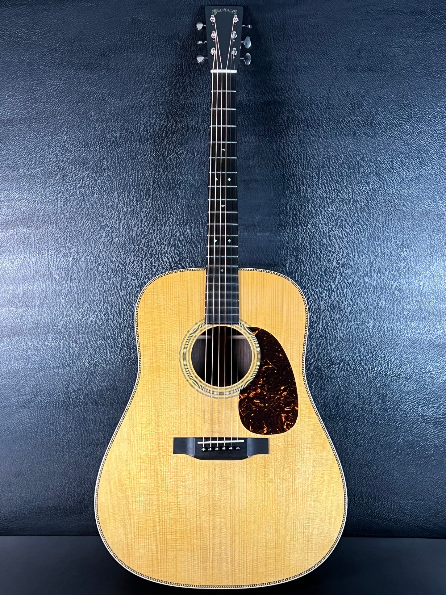 Martin Custom Shop Dreadnought (PRE-OWNED)