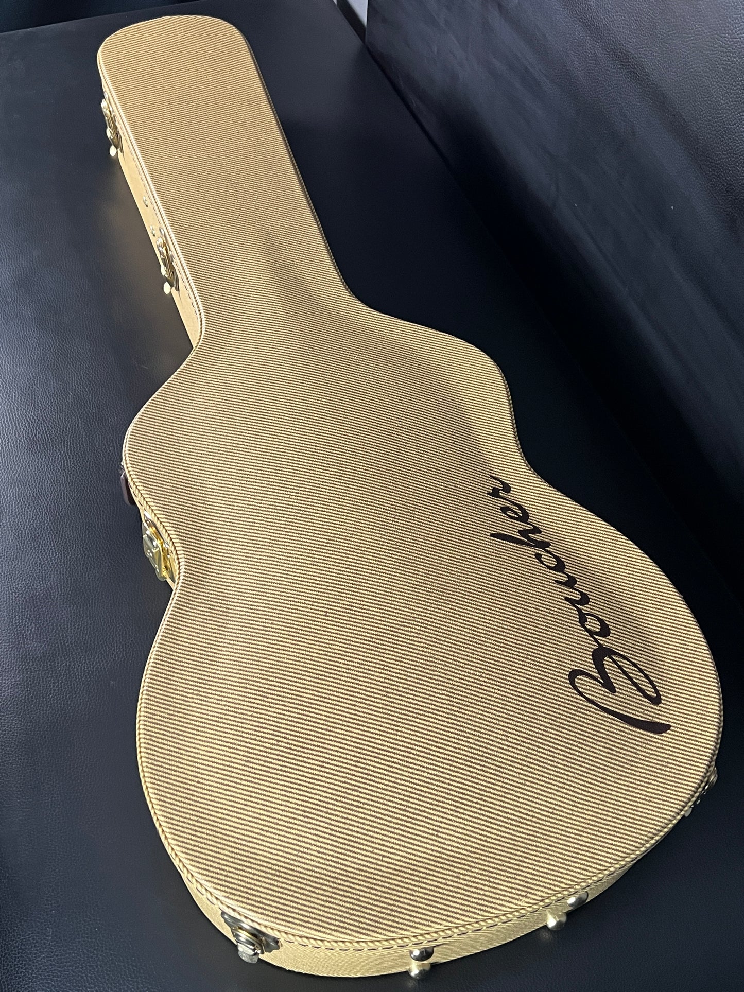 Boucher LE-SG-241-M 20th Anniversary OM (PRE-OWNED) ON HOLD