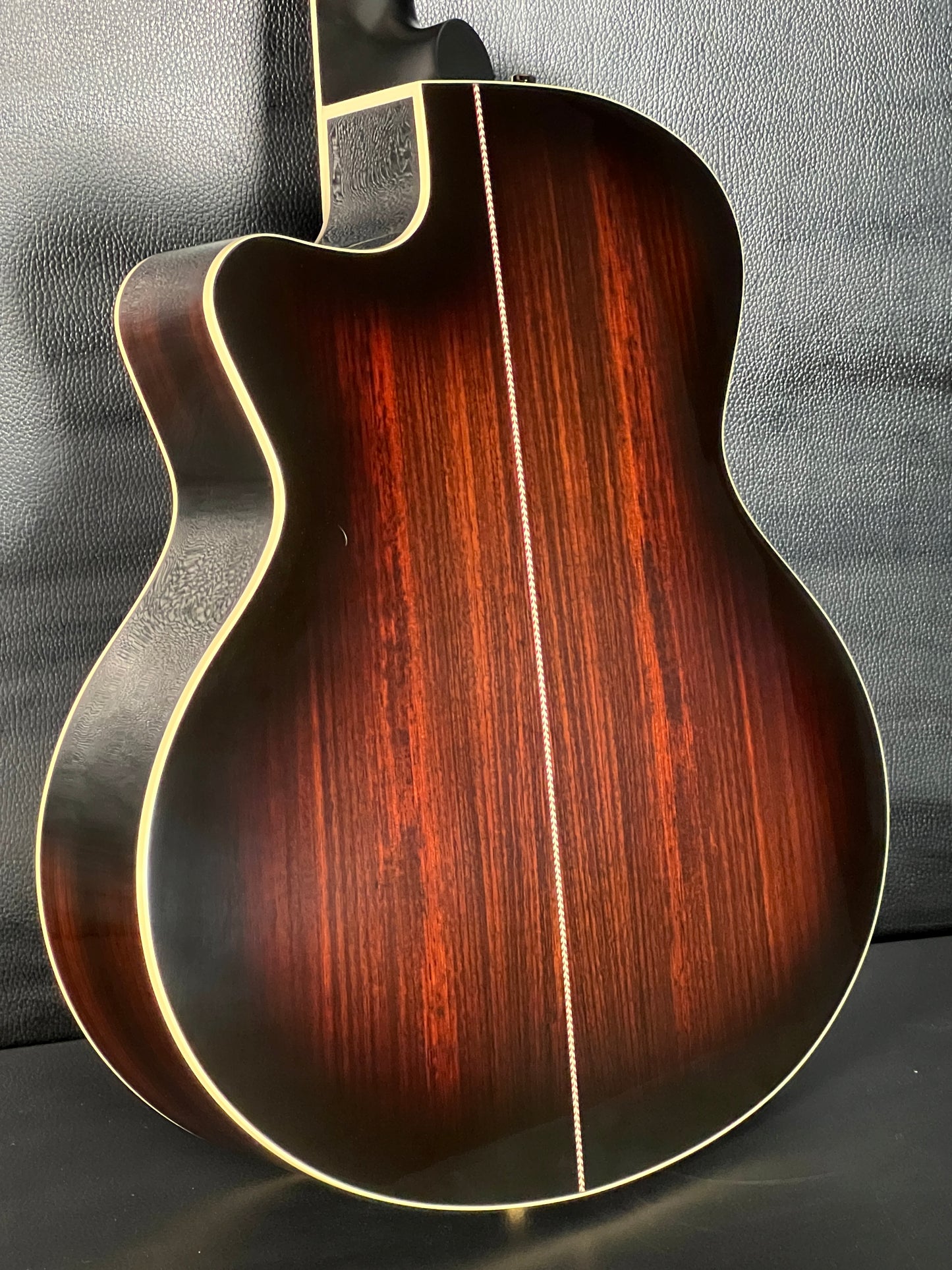 Godin Connaisseur Rosewood Black