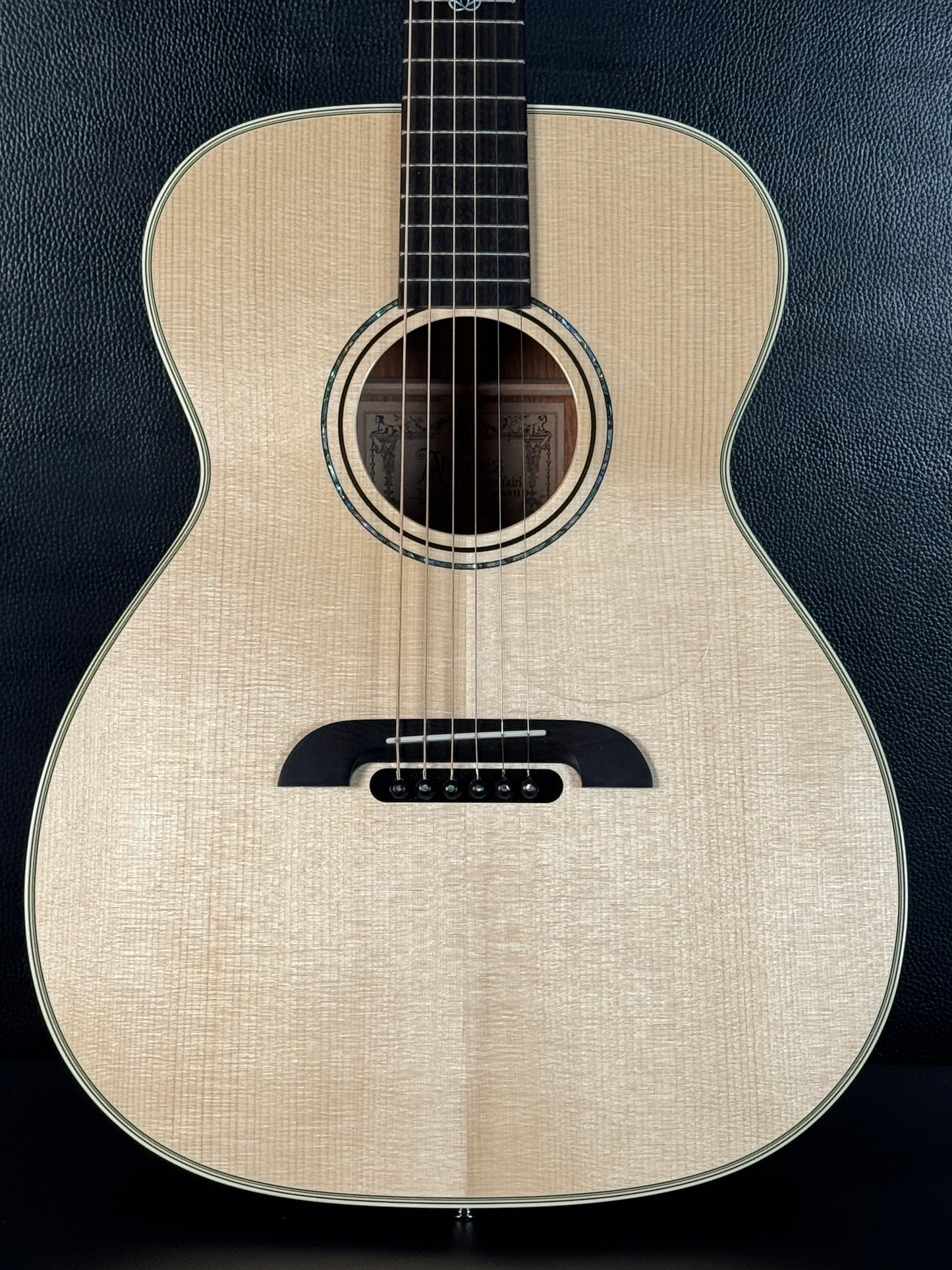 Alvarez Yairi FYM60HD (PRE-OWNED)