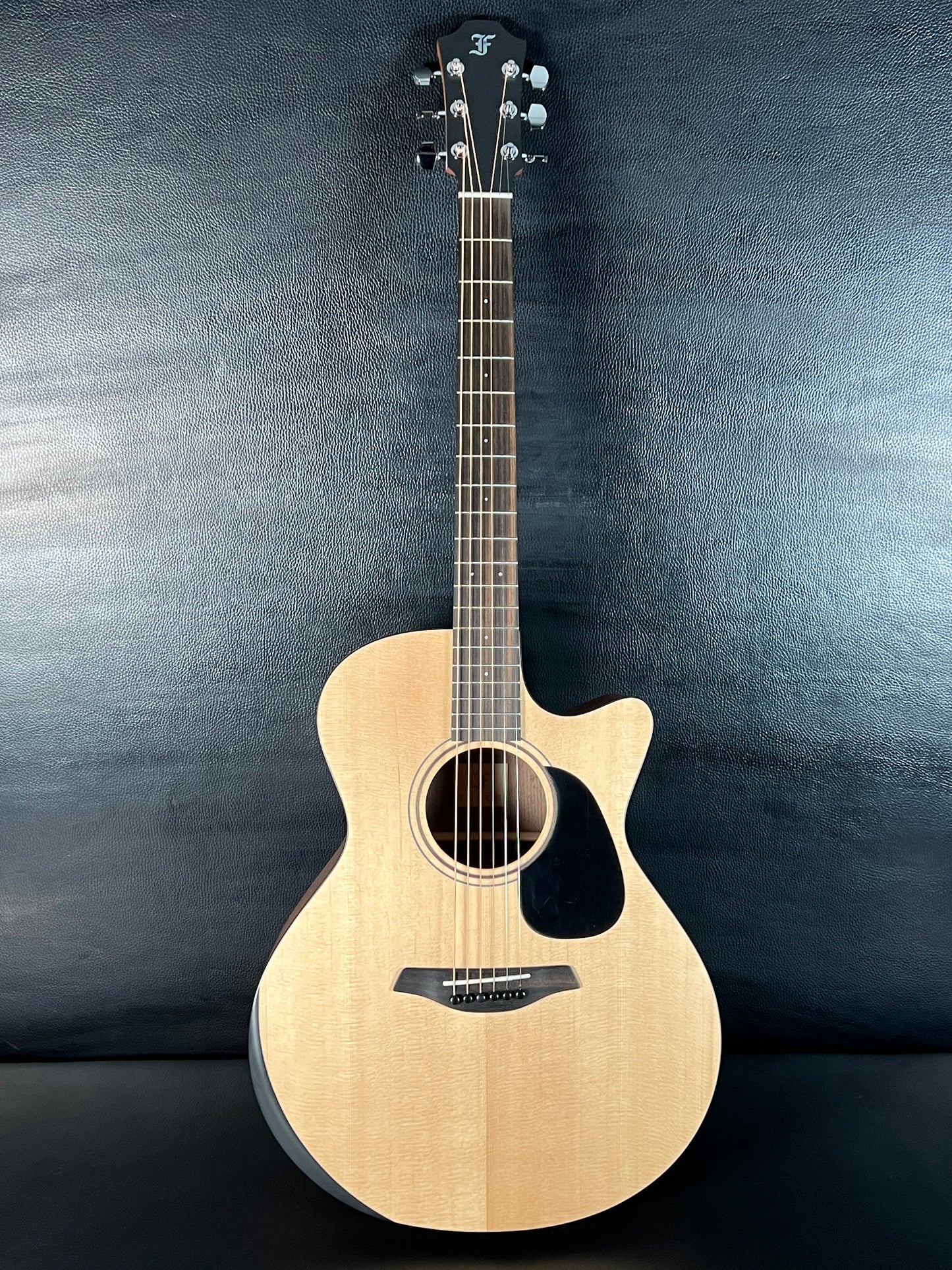 Furch Blue Deluxe Gc-SW w/ Hard Case (PRE-OWNED)