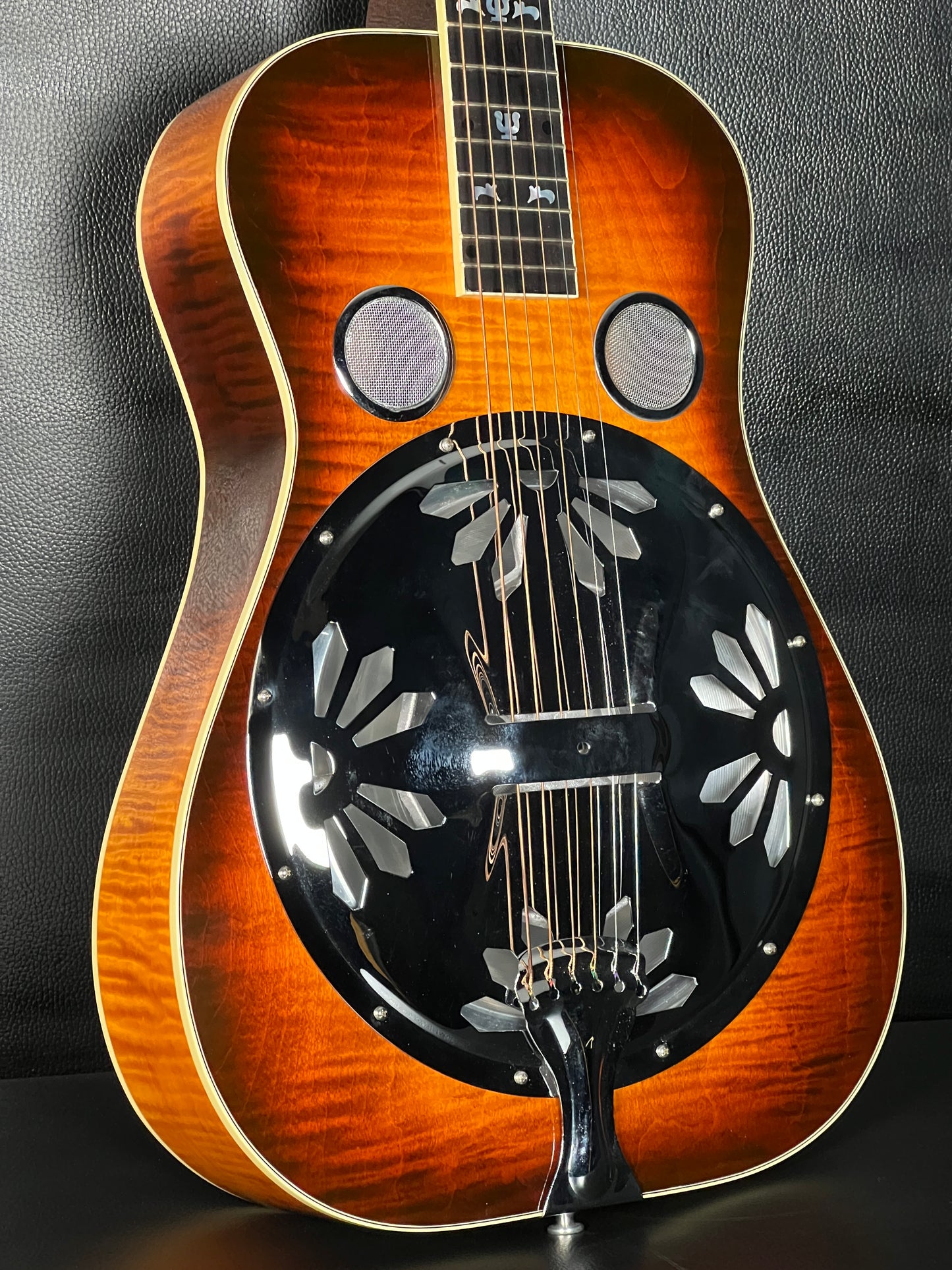 Dobro Model 27 Deluxe Sunburst 1998 (PRE-OWNED)