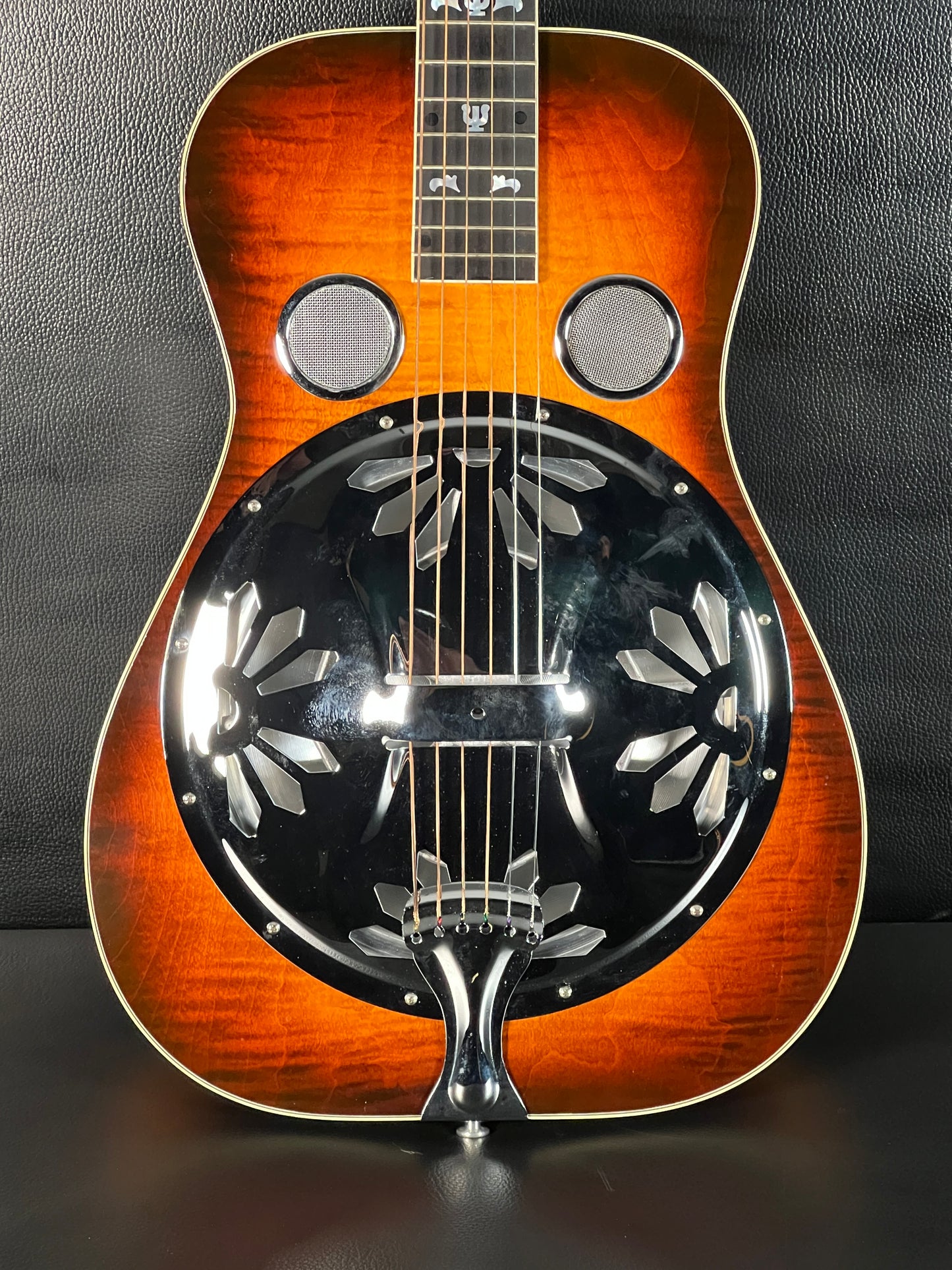 Dobro Model 27 Deluxe Sunburst 1998 (PRE-OWNED)