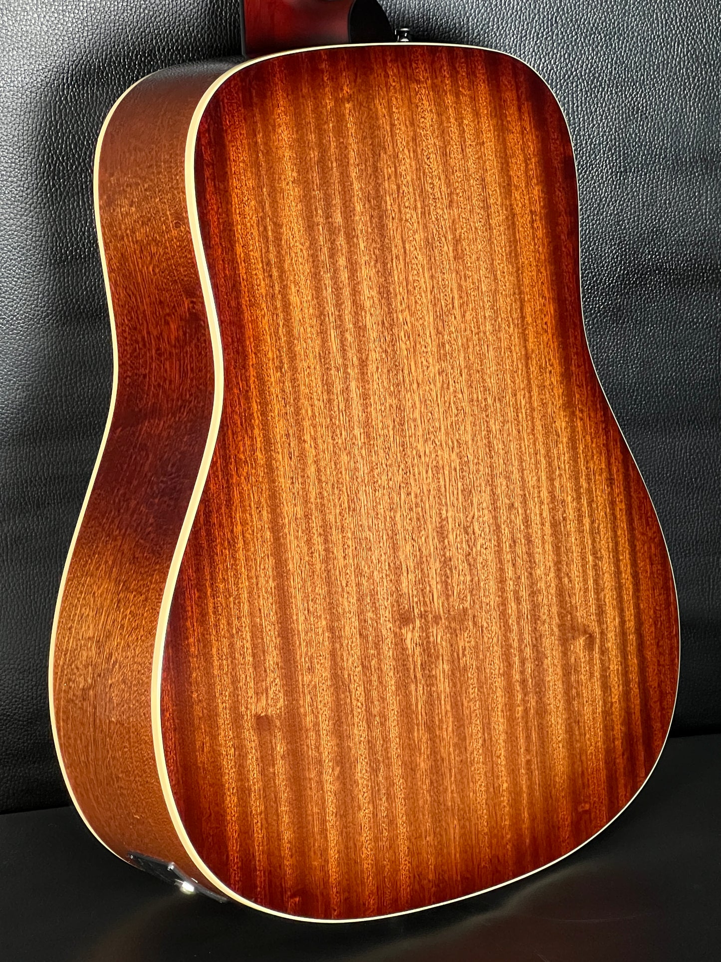 Godin Century Maho Cognac Burst w/Gig Bag