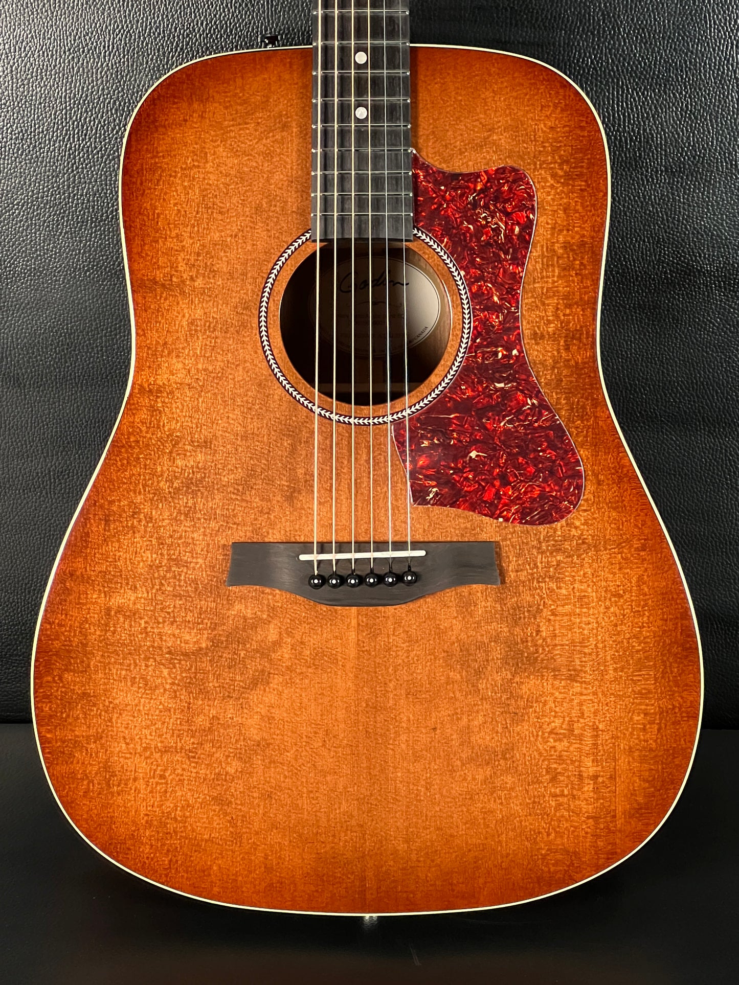 Godin Century Maho Cognac Burst w/Gig Bag