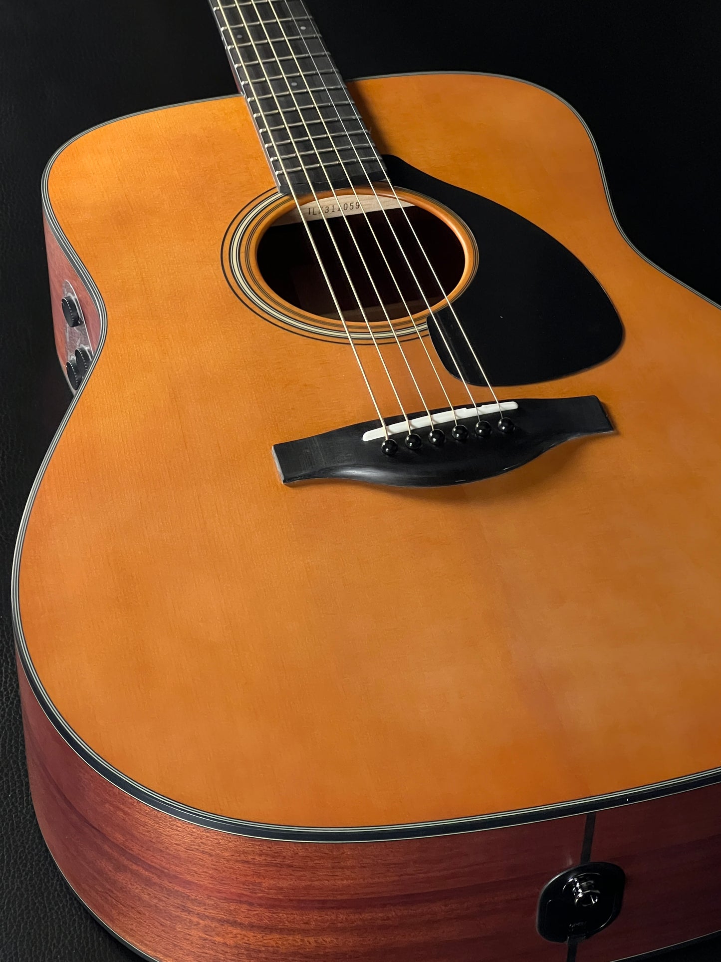 Yamaha FGX3 Red Label w/Gig Bag #ILX311059
