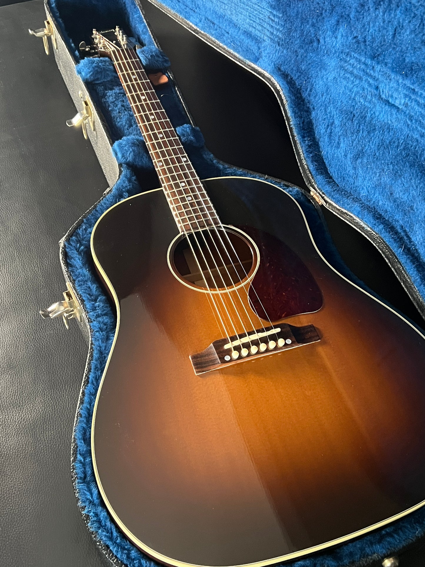 Gibson J-45 Standard (PRE-OWNED)