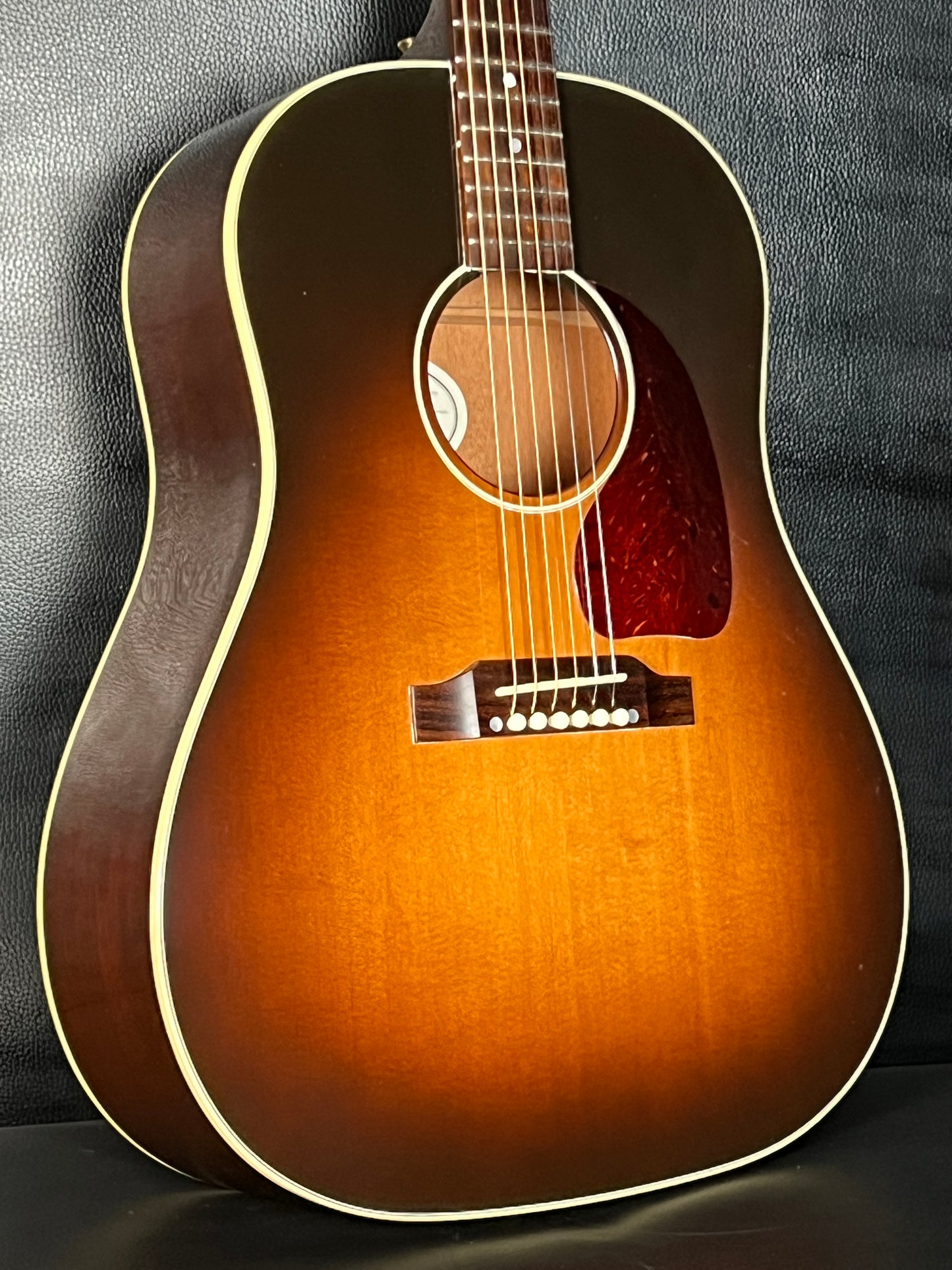Gibson J-45 Standard (PRE-OWNED)