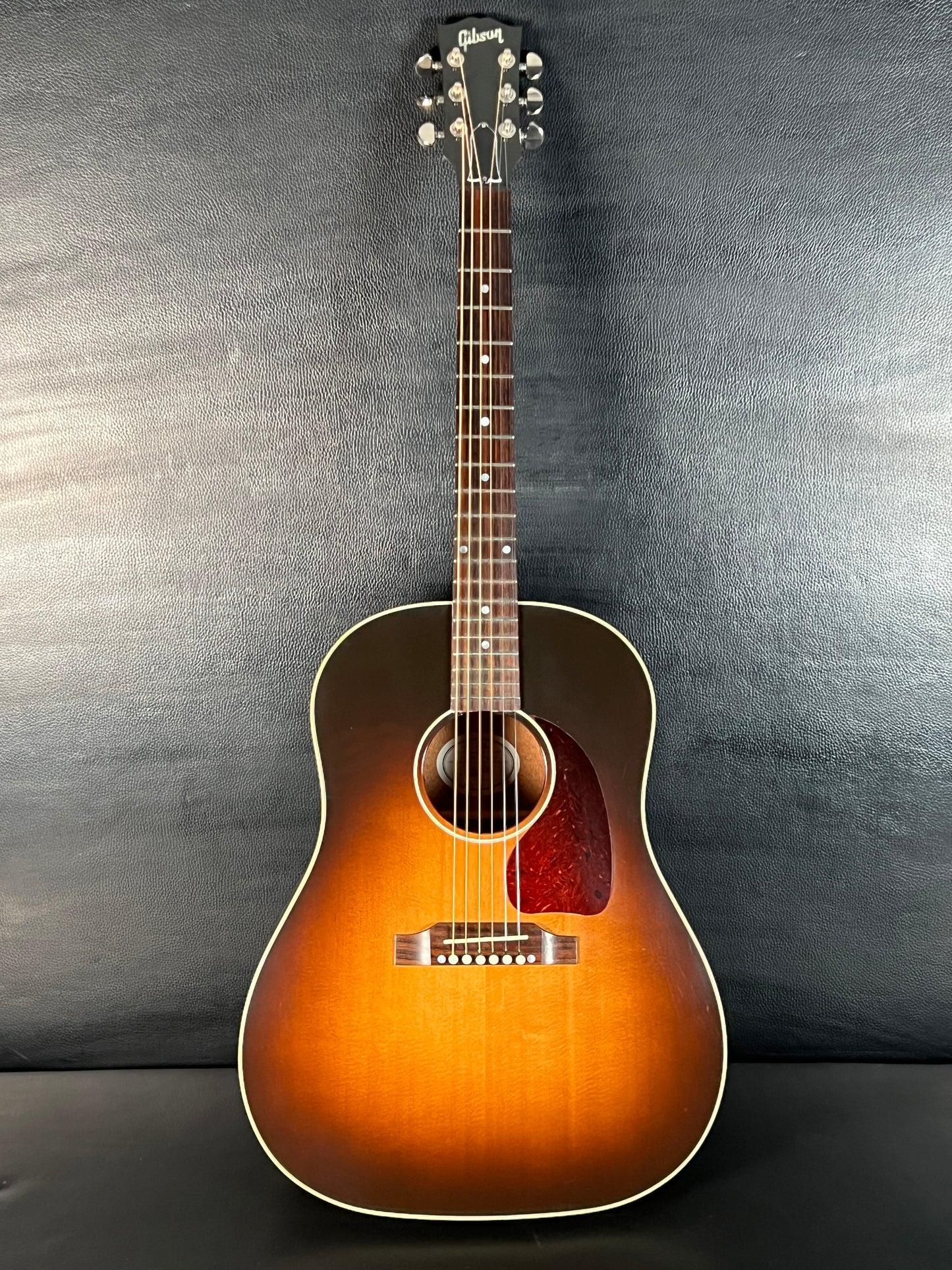 Gibson J-45 Standard (PRE-OWNED)
