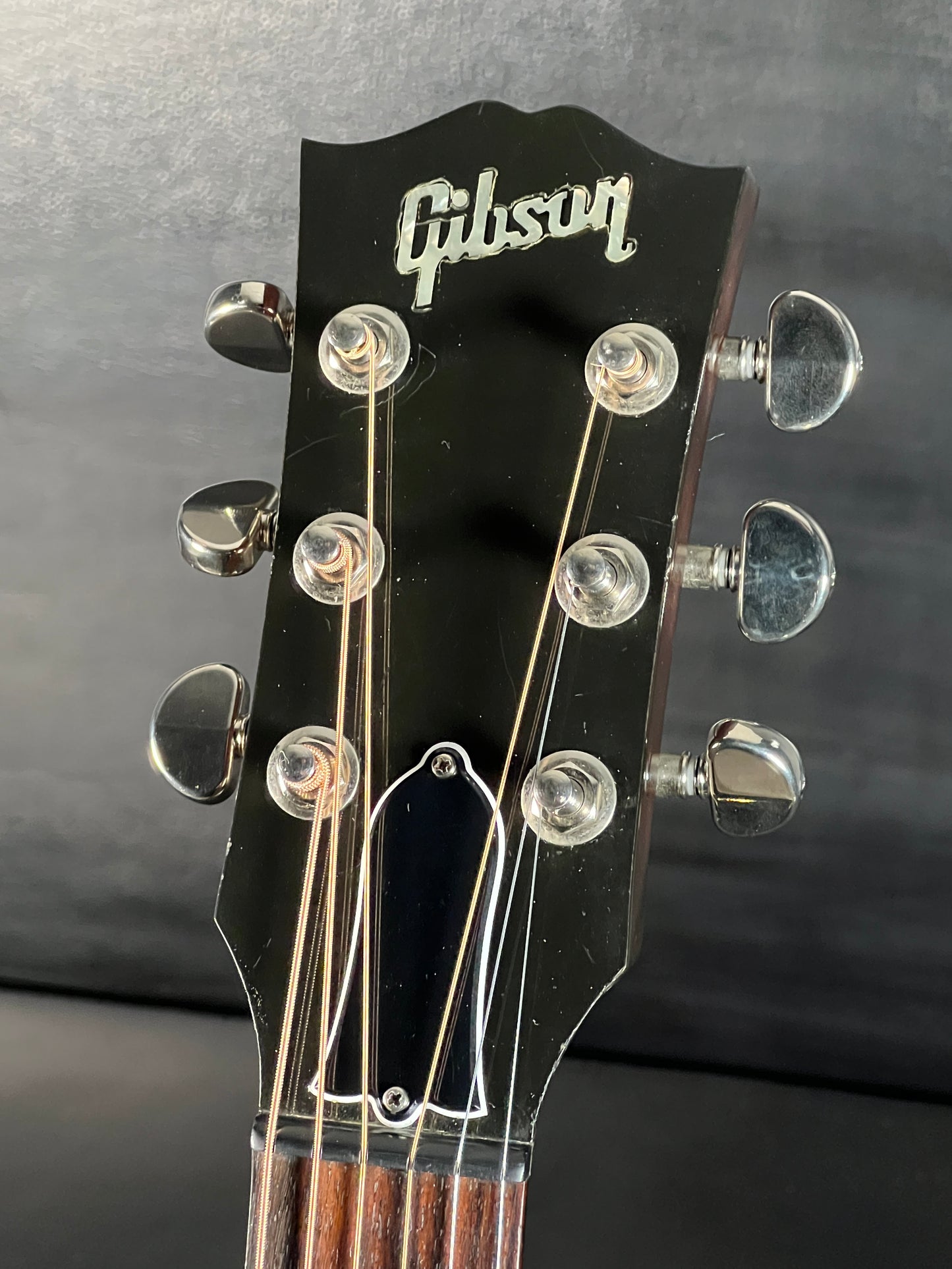 Gibson J-45 Standard (PRE-OWNED)