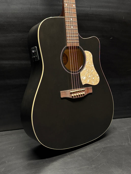 Art & Lutherie Americana Faded Black CW Presys II