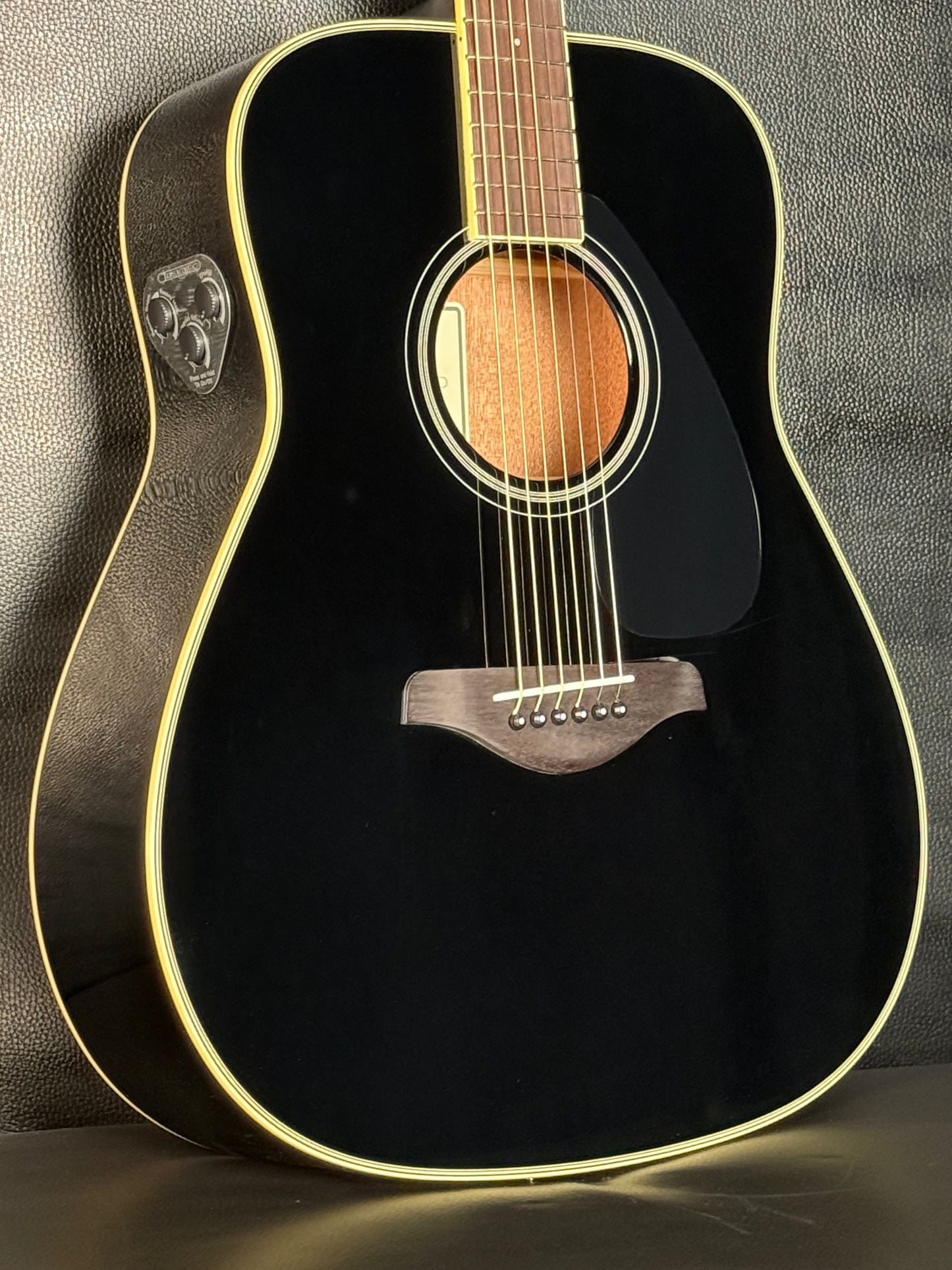Yamaha FG TransAcoustic Black