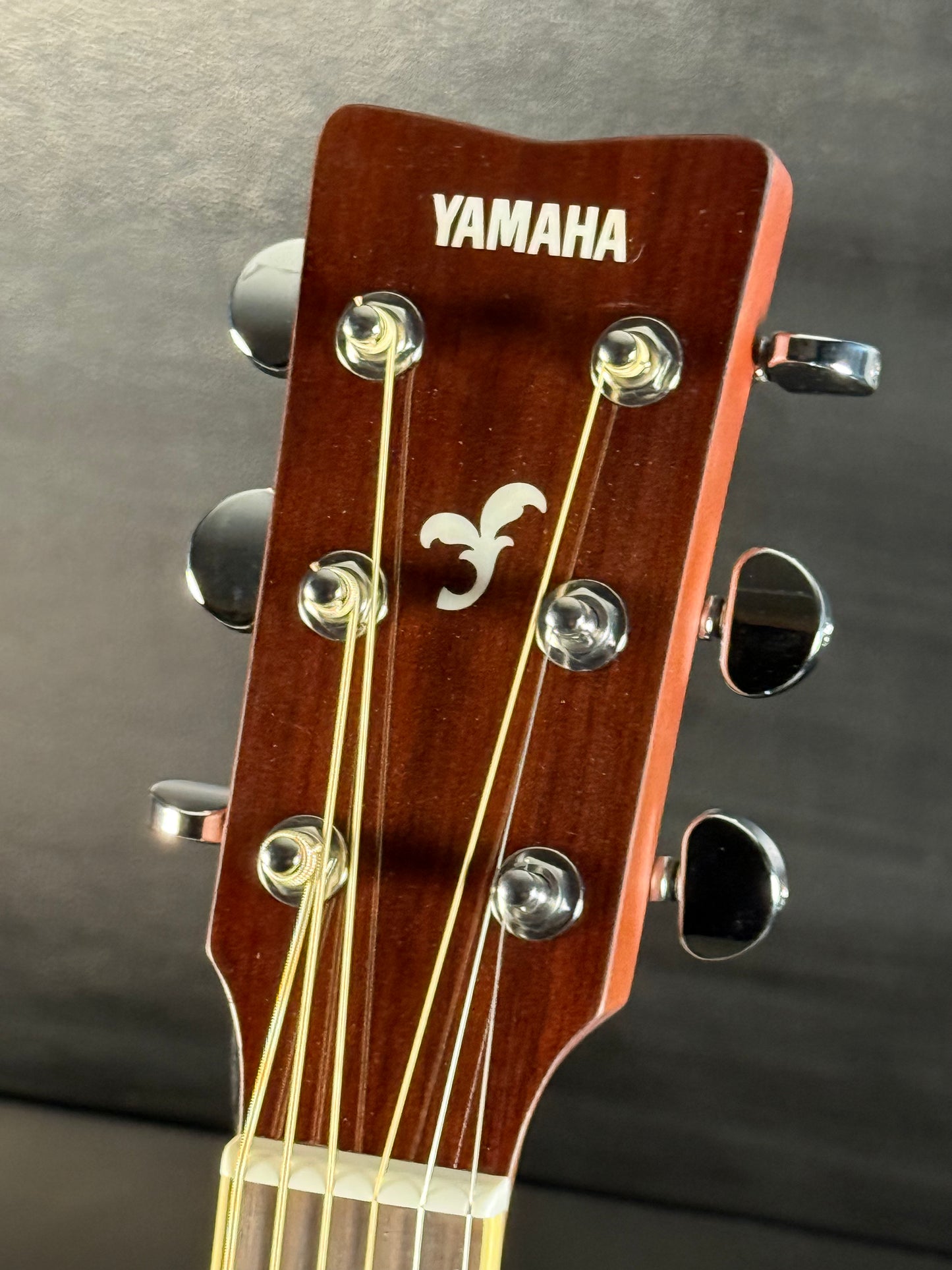 Yamaha FG TransAcoustic Cutaway Brown Sunburst