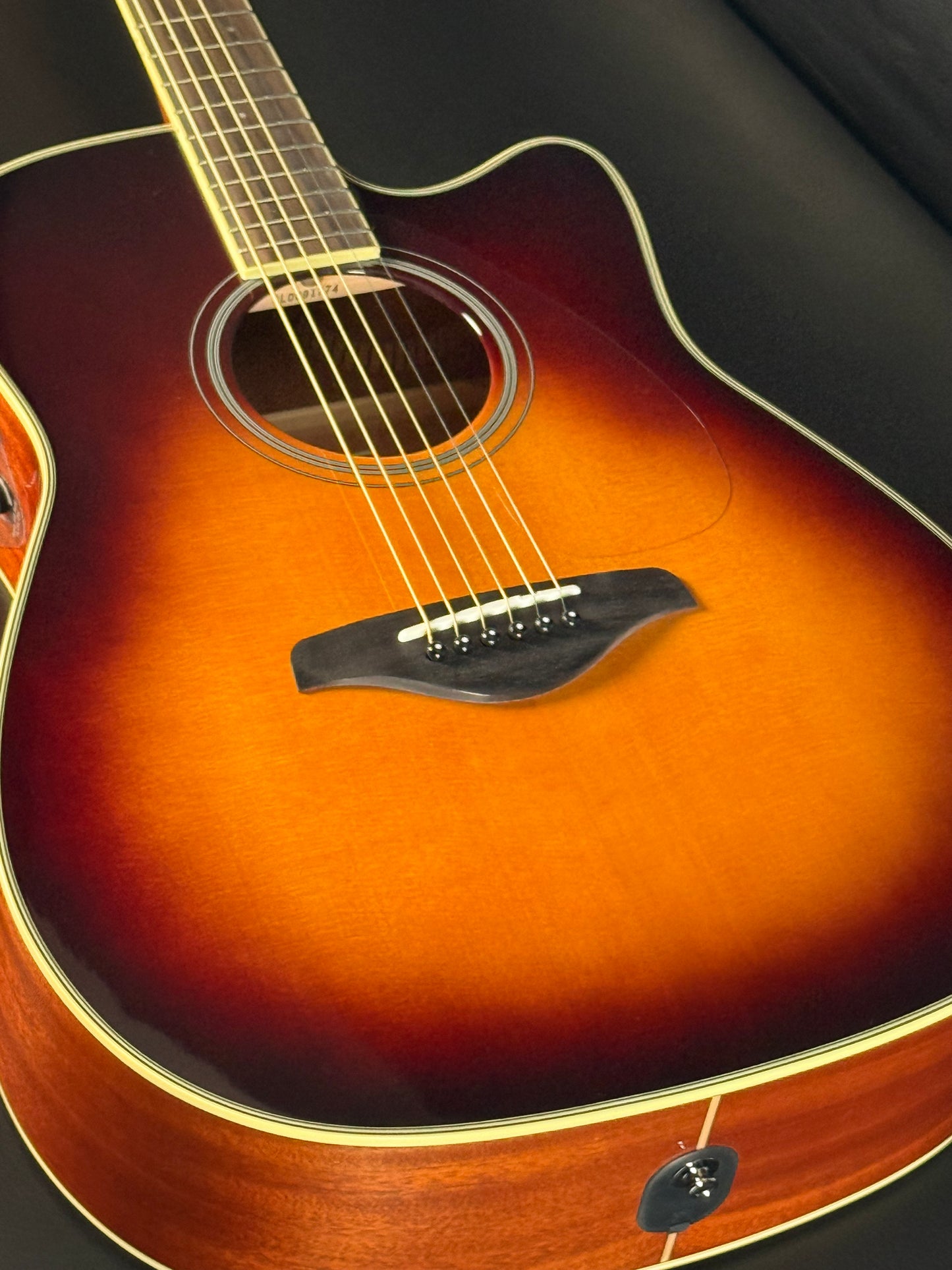 Yamaha FG TransAcoustic Cutaway Brown Sunburst