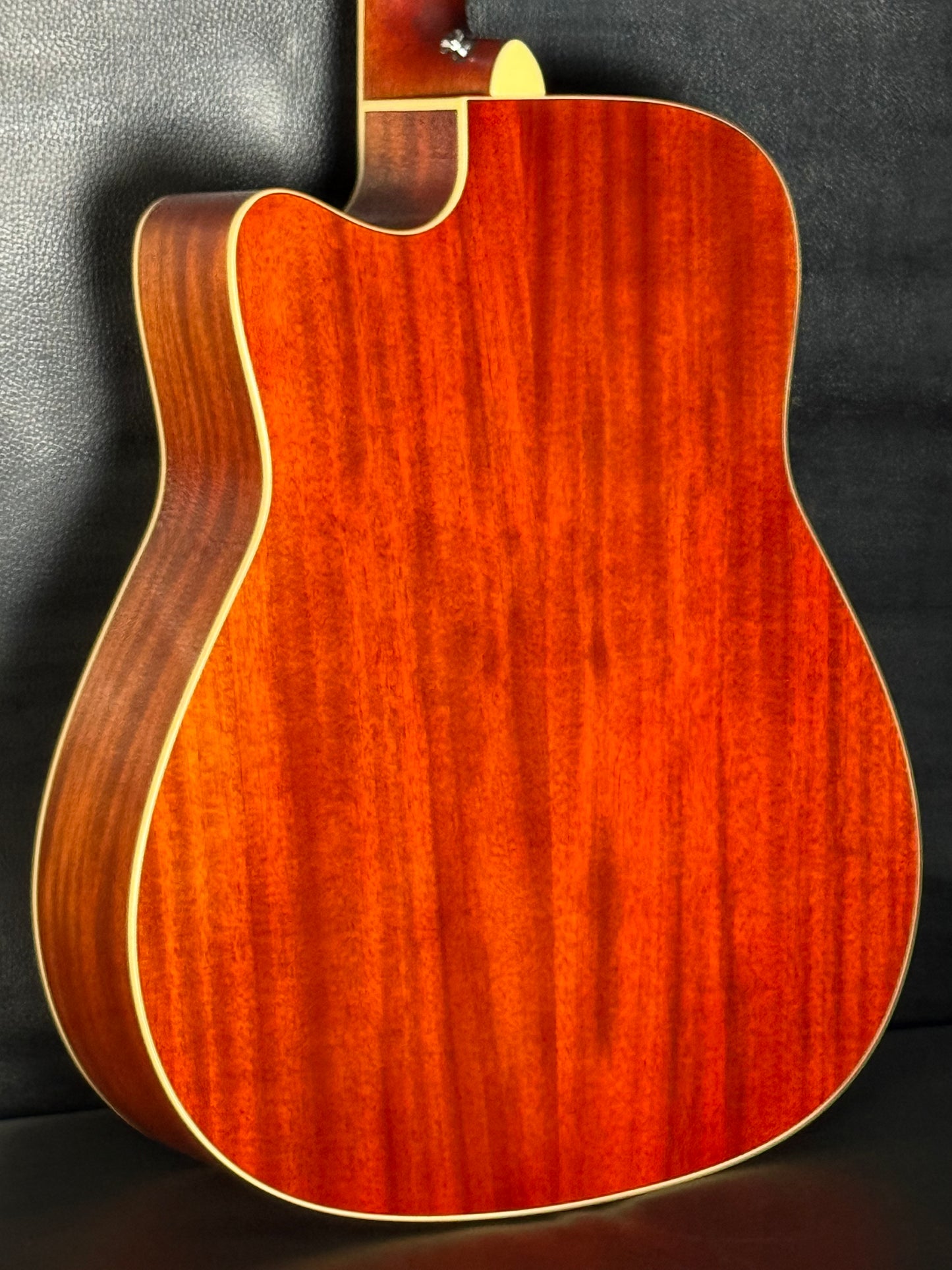 Yamaha FG TransAcoustic Cutaway Vintage Tint