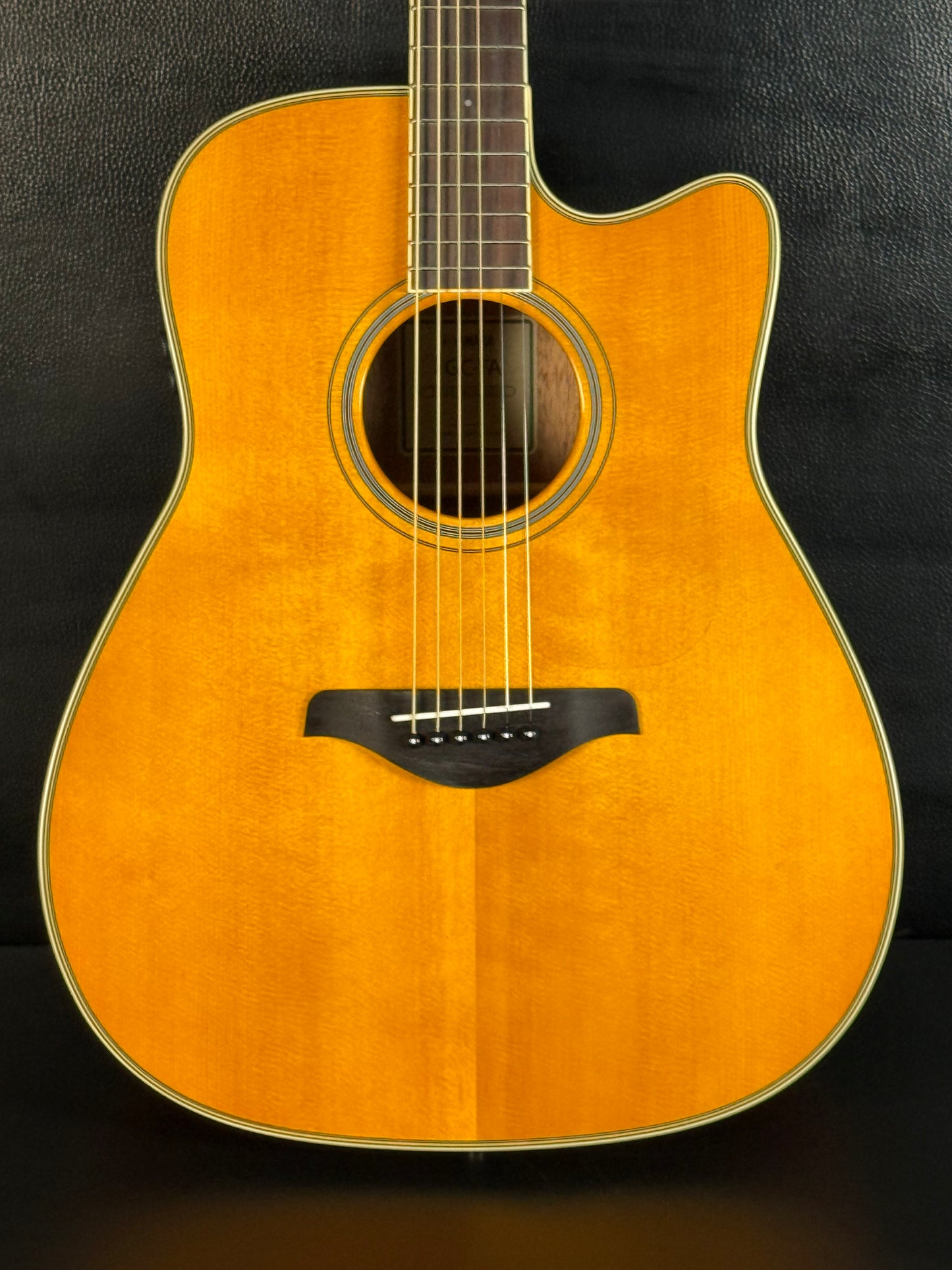 Yamaha FG TransAcoustic Cutaway Vintage Tint