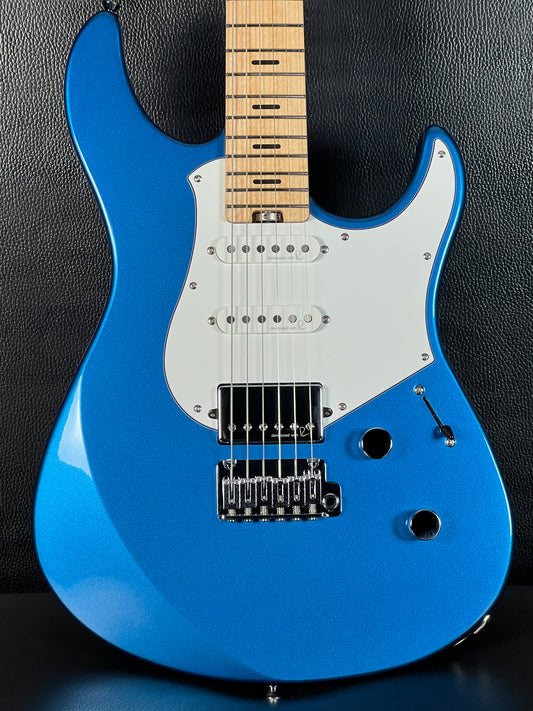 Yamaha Pacifica Professional PACP12M Sparkle Blue