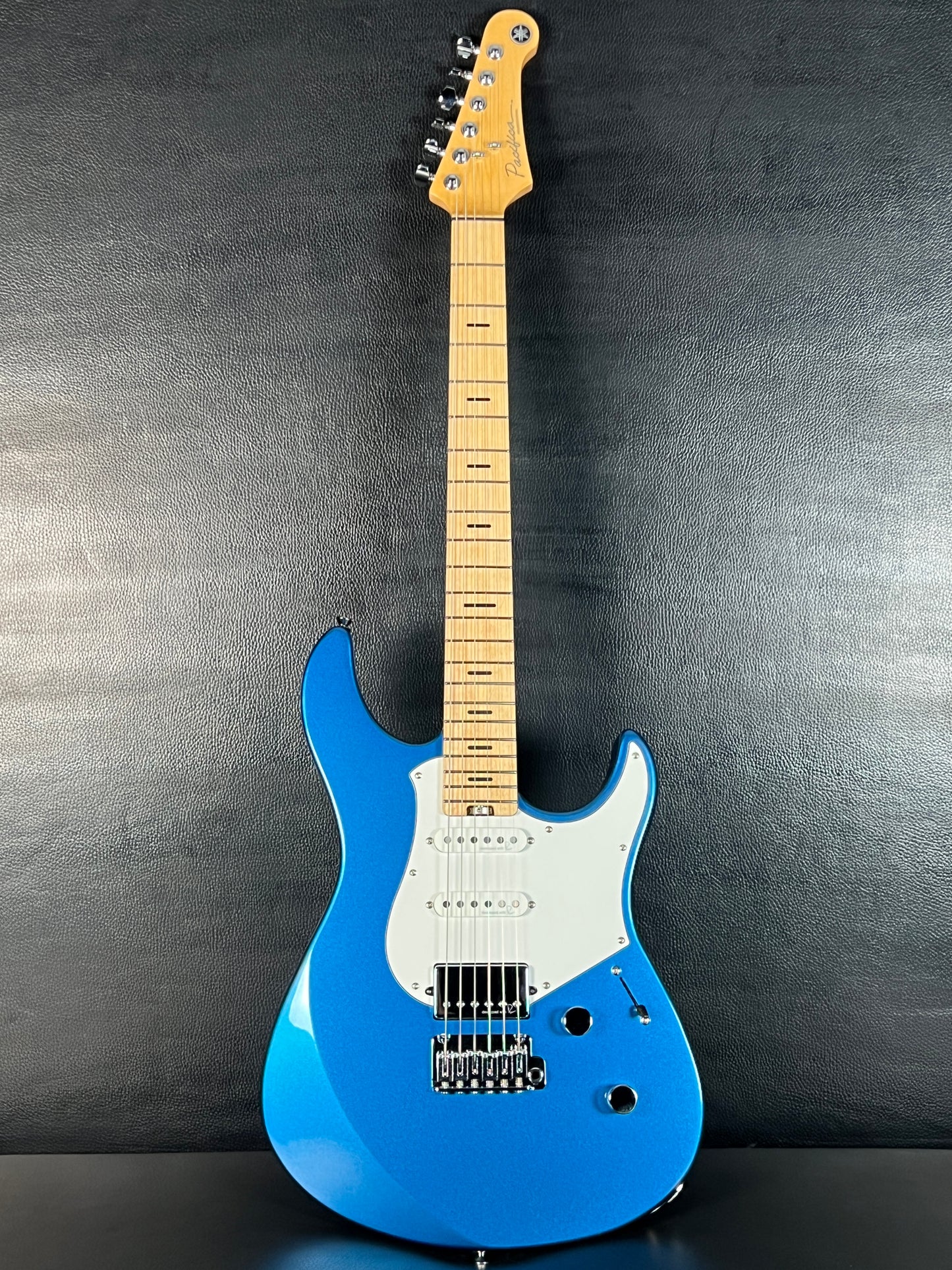 Yamaha Pacifica Professional PACP12M Sparkle Blue