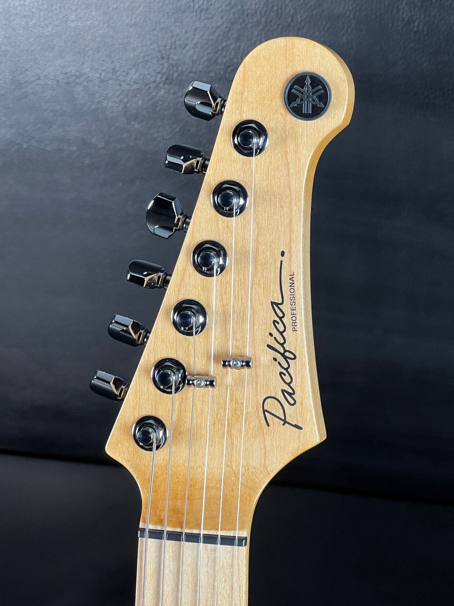 Yamaha Pacifica Professional PACP12M Sparkle Blue