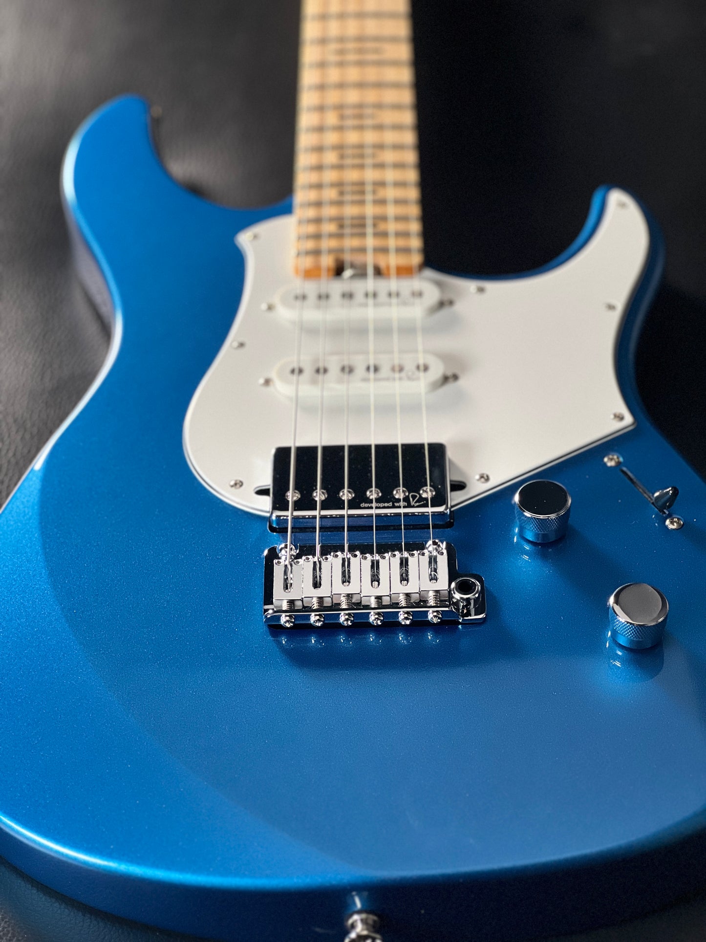 Yamaha Pacifica Professional PACP12M Sparkle Blue
