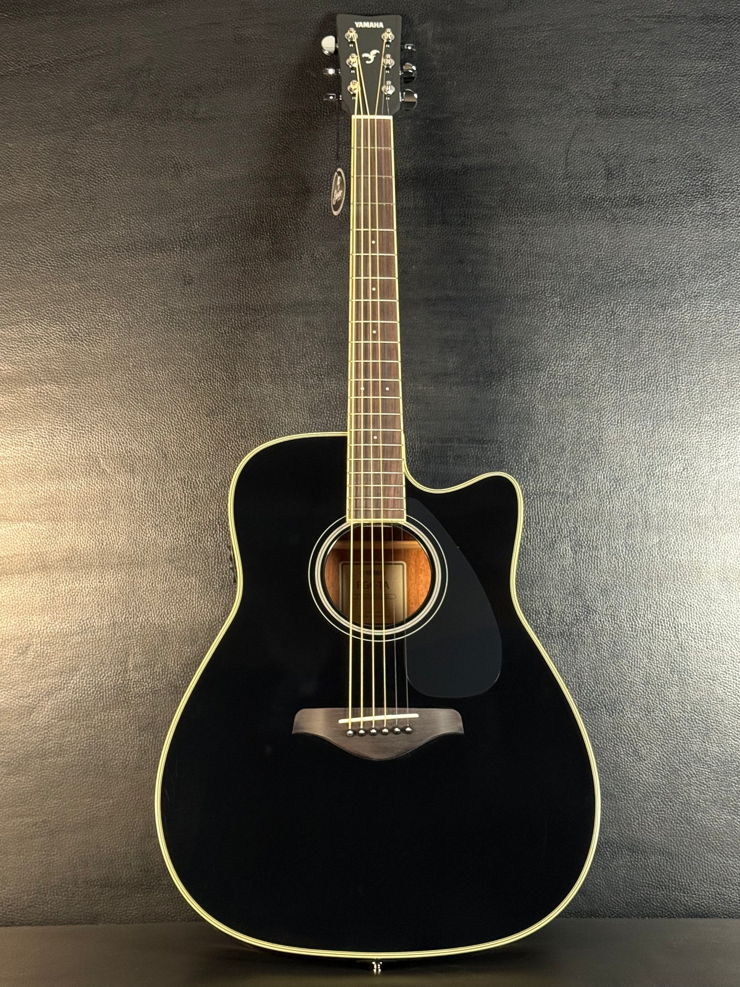 Yamaha FG TransAcoustic Cutaway Black