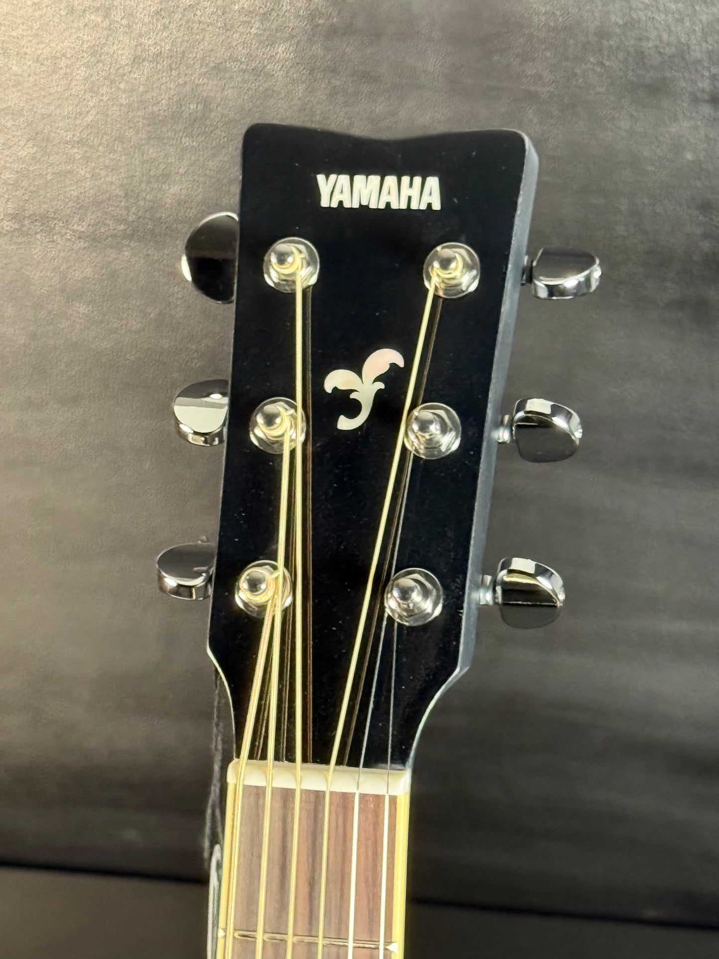 Yamaha FG TransAcoustic Cutaway Black