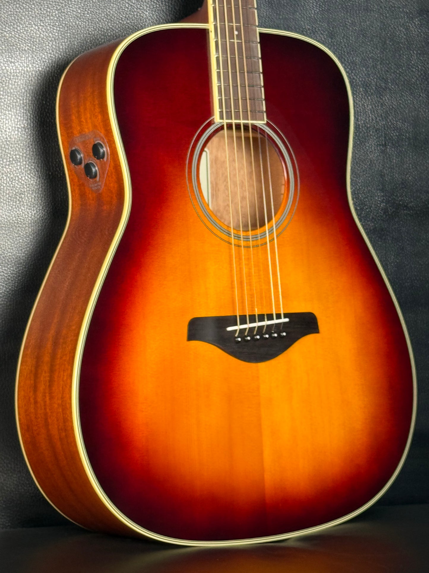 Yamaha FG TransAcoustic Brown Sunburst