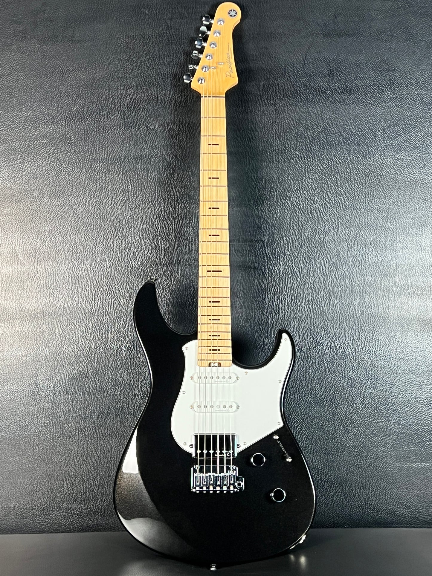 Yamaha Pacifica Professional PACP12 Black Metallic