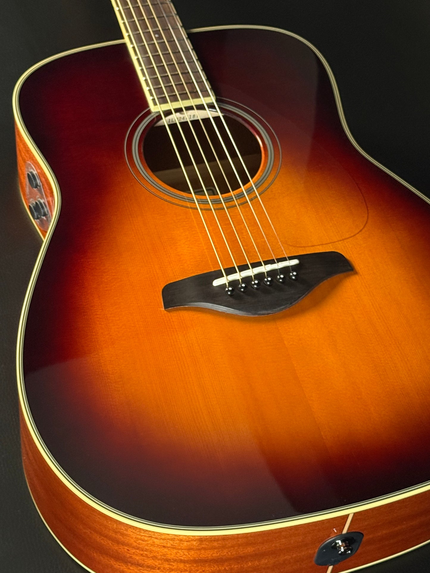 Yamaha FG TransAcoustic Brown Sunburst