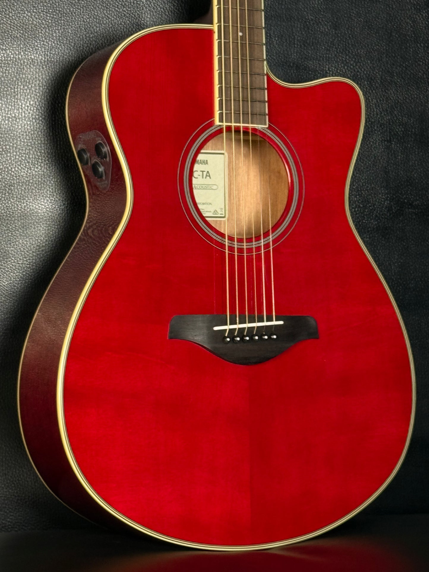 Yamaha FS TransAcoustic Folk Cutaway Ruby Red