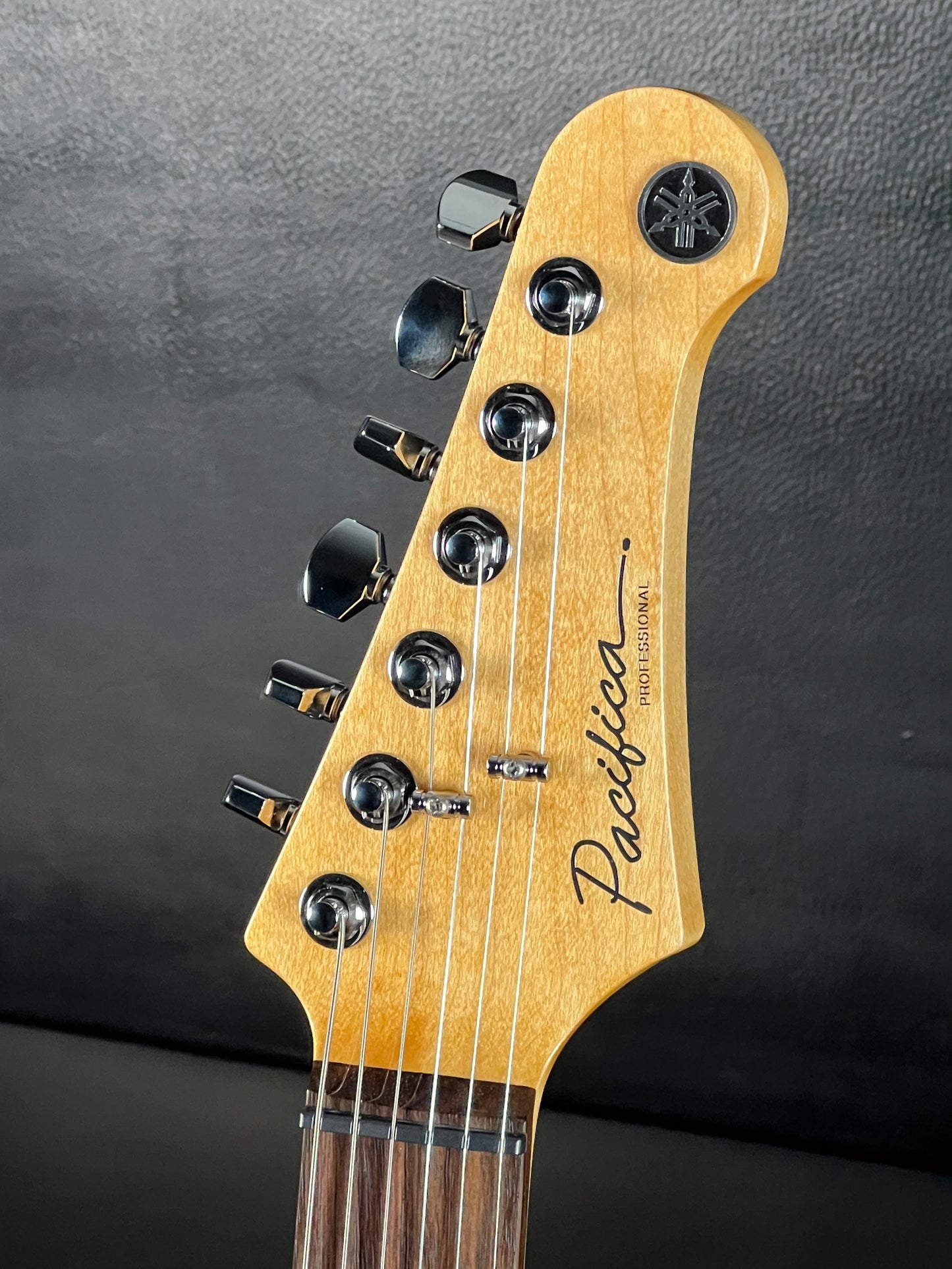 Yamaha Pacifica Professional PACP12 Sparkle Blue