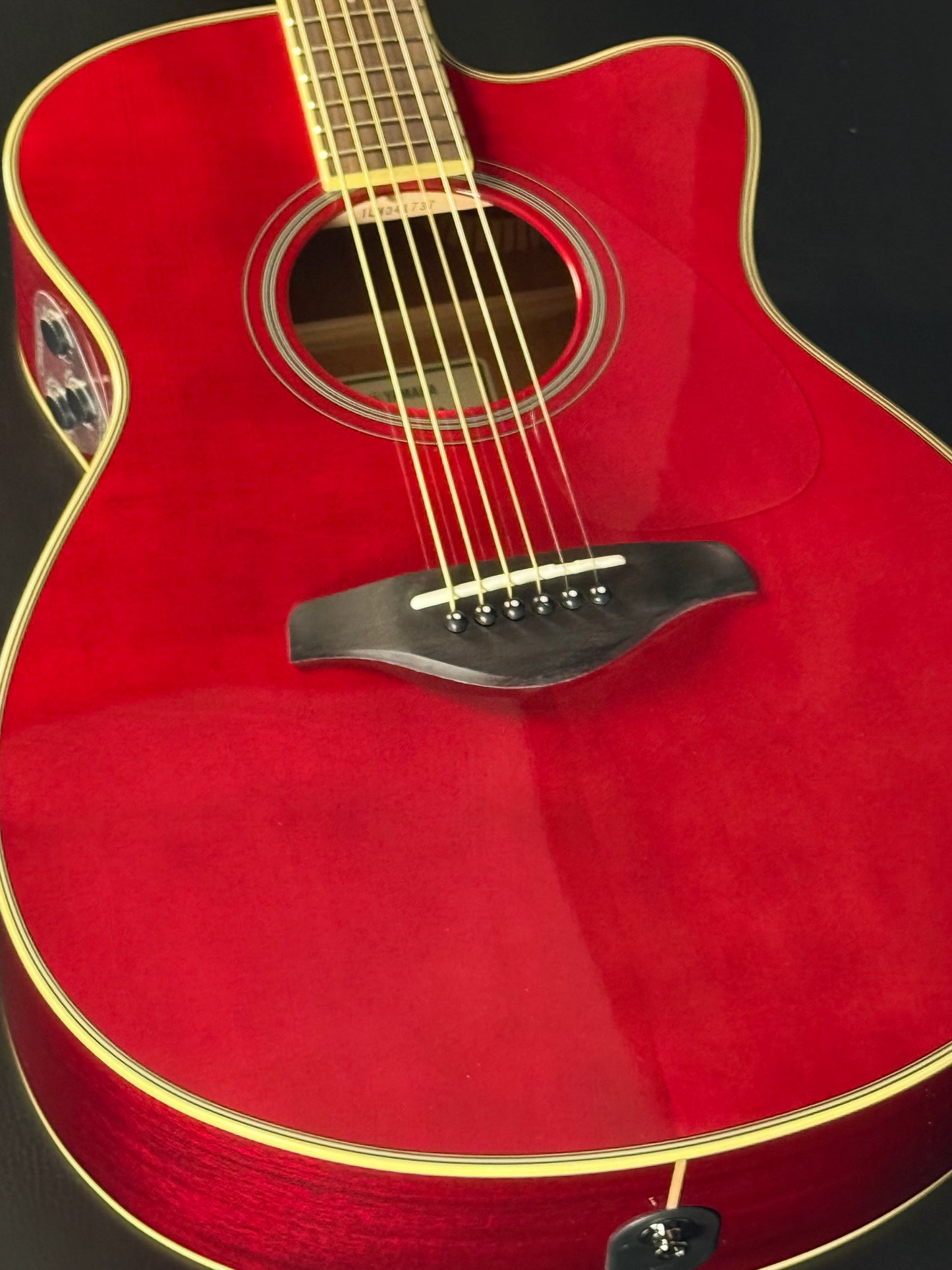 Yamaha FS TransAcoustic Folk Cutaway Ruby Red