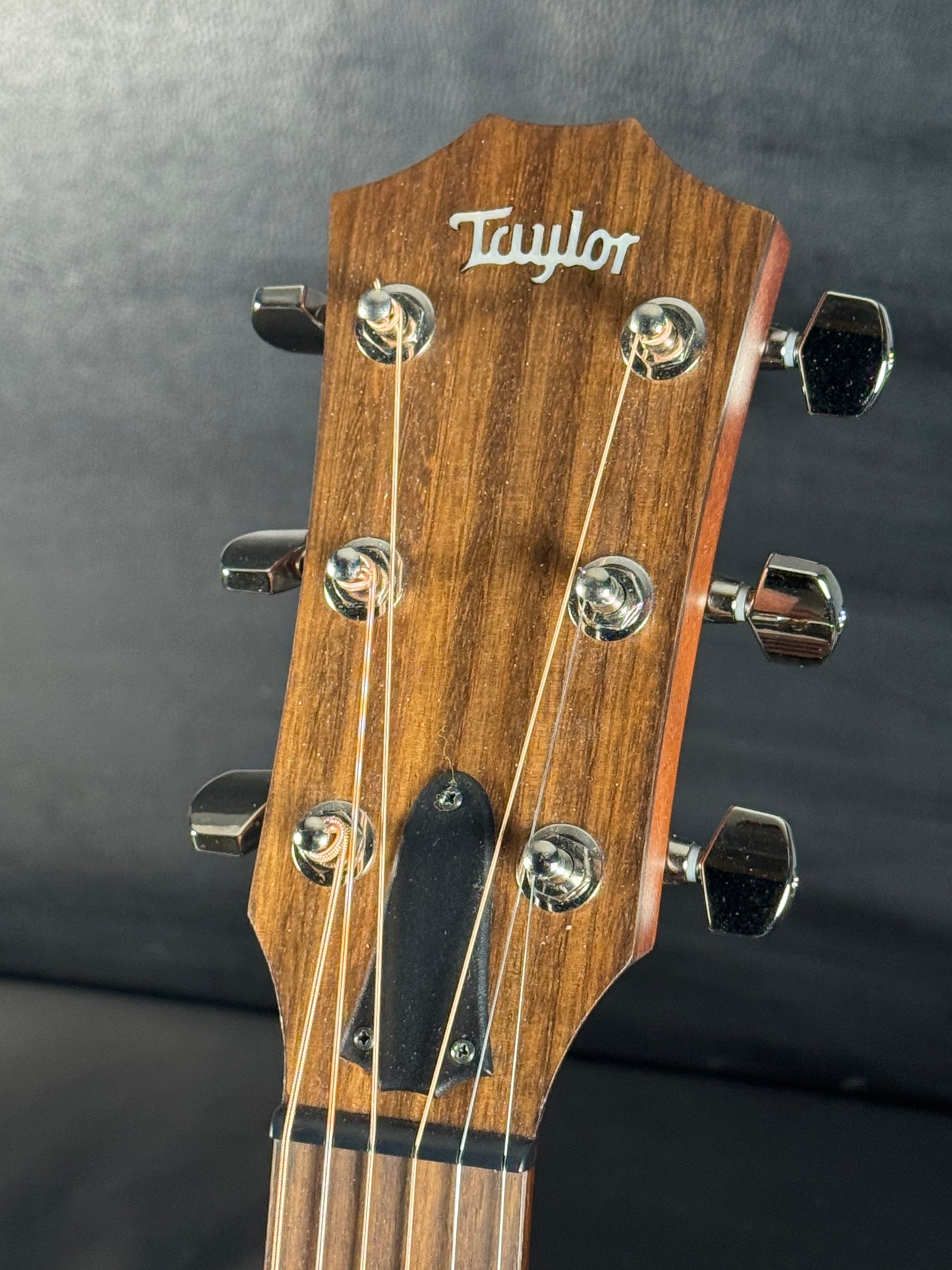 Pre-Owned Taylor American Dream AD27e (PRE-OWNED)