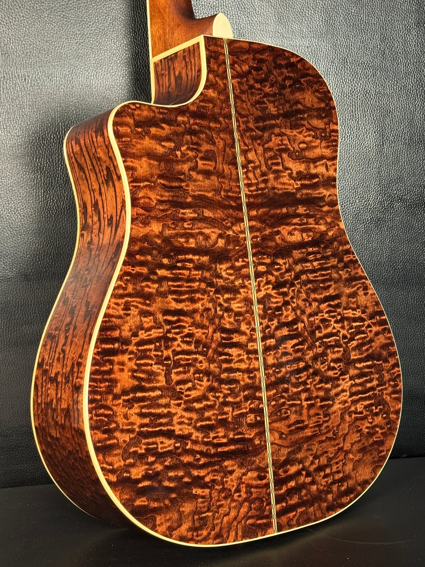 Fender CD-220SCE Exotics Ash Burl (PRE-OWNED)