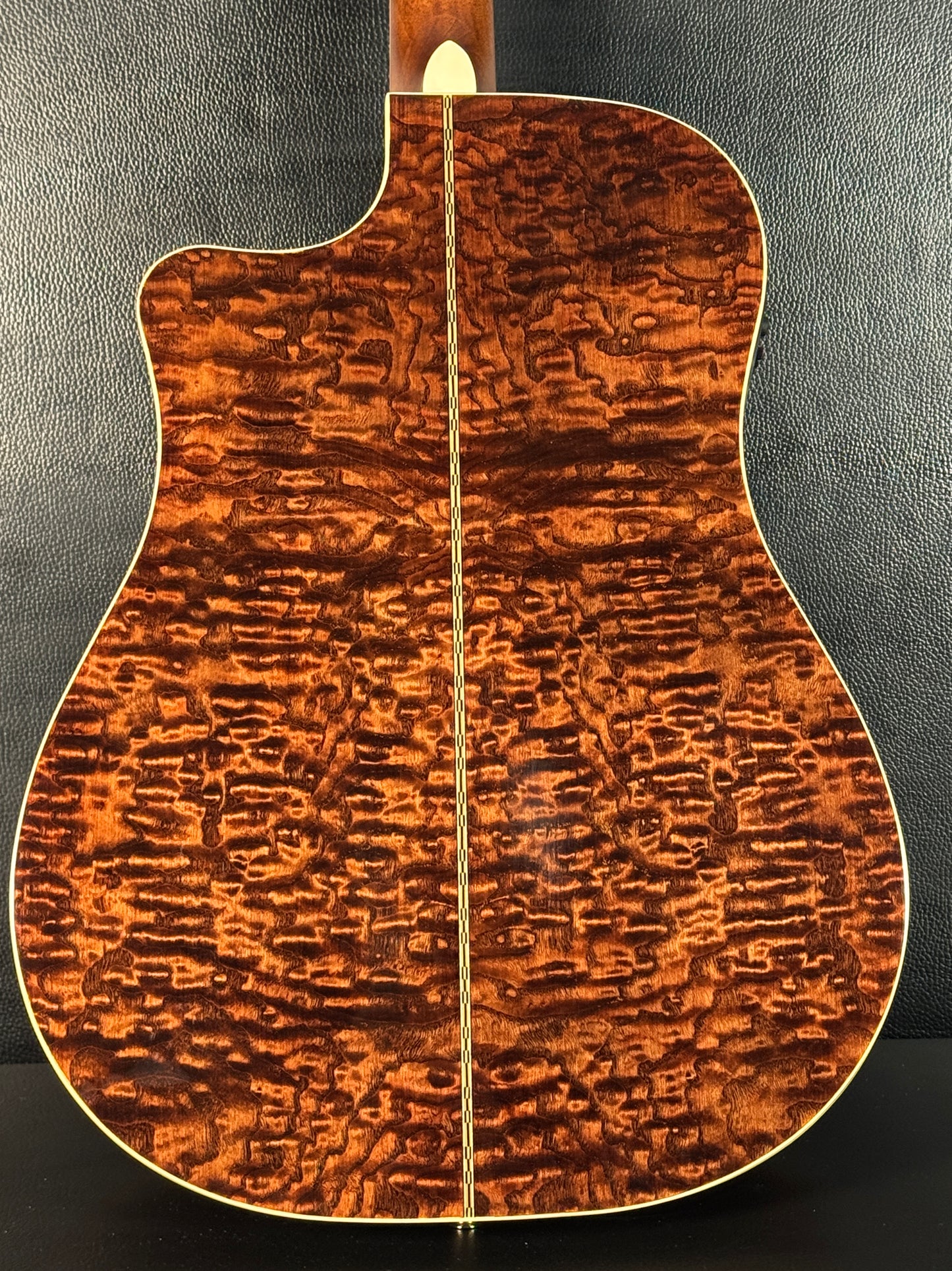 Fender CD-220SCE Exotics Ash Burl (PRE-OWNED)