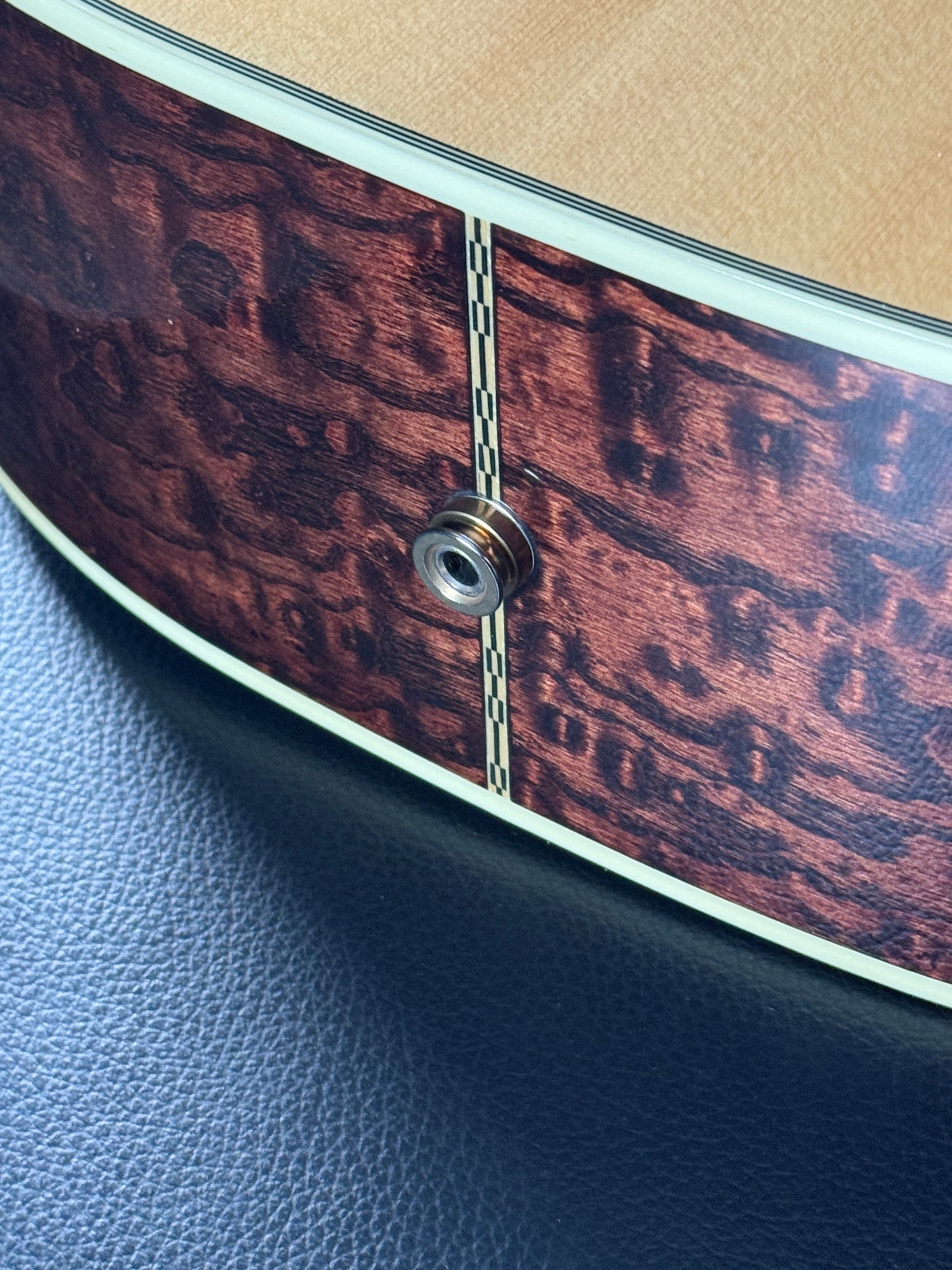 Fender CD-220SCE Exotics Ash Burl (PRE-OWNED)