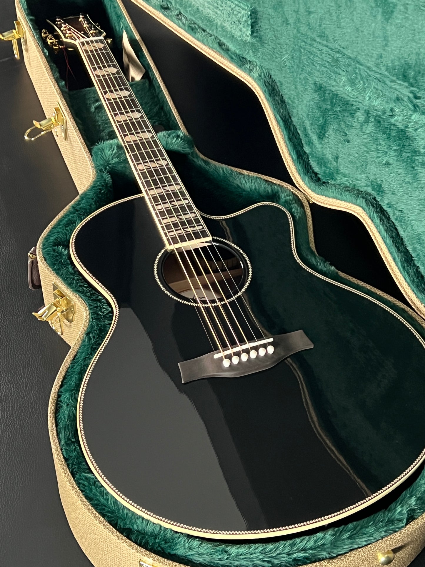 Godin Connaisseur Rosewood Black