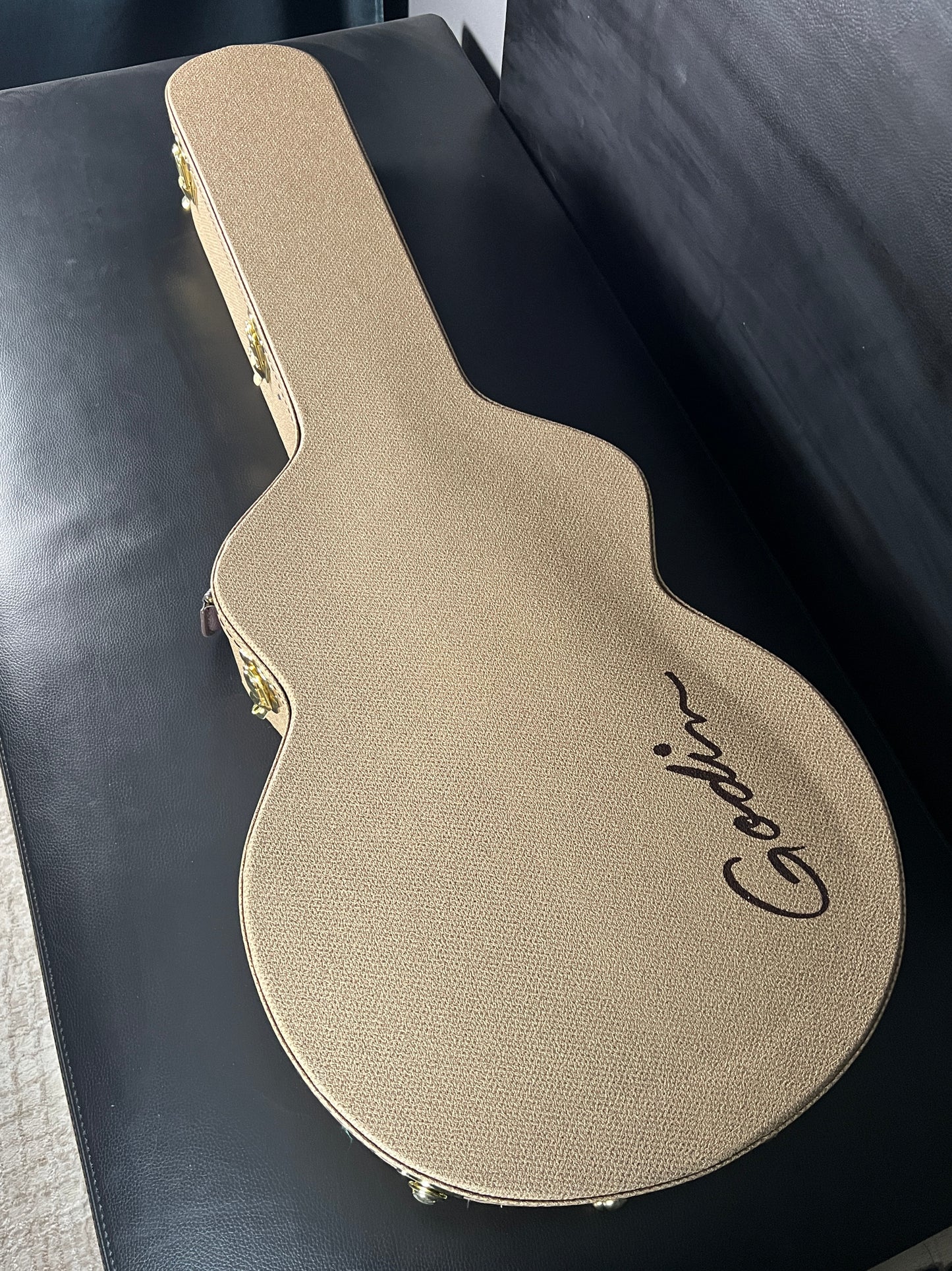 Godin Connaisseur Rosewood Satin Gray