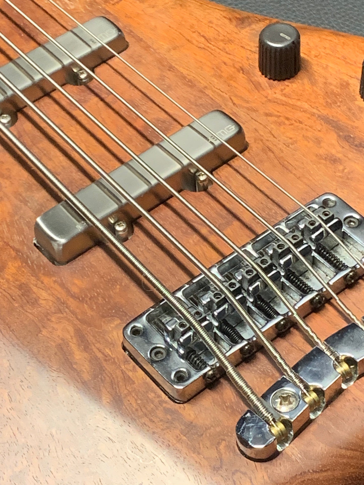 Warwick Corvette Standard 5-String Bass (PRE-OWNED)