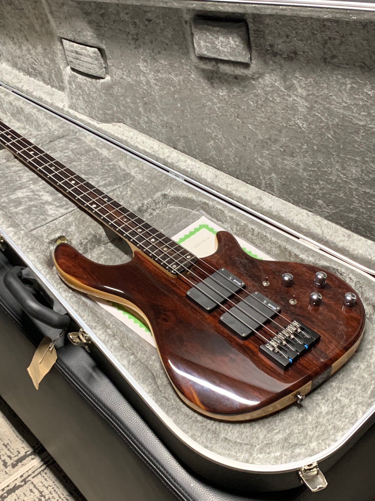 Enfield Lionheart Custom Shop Bass (PRE-OWNED)