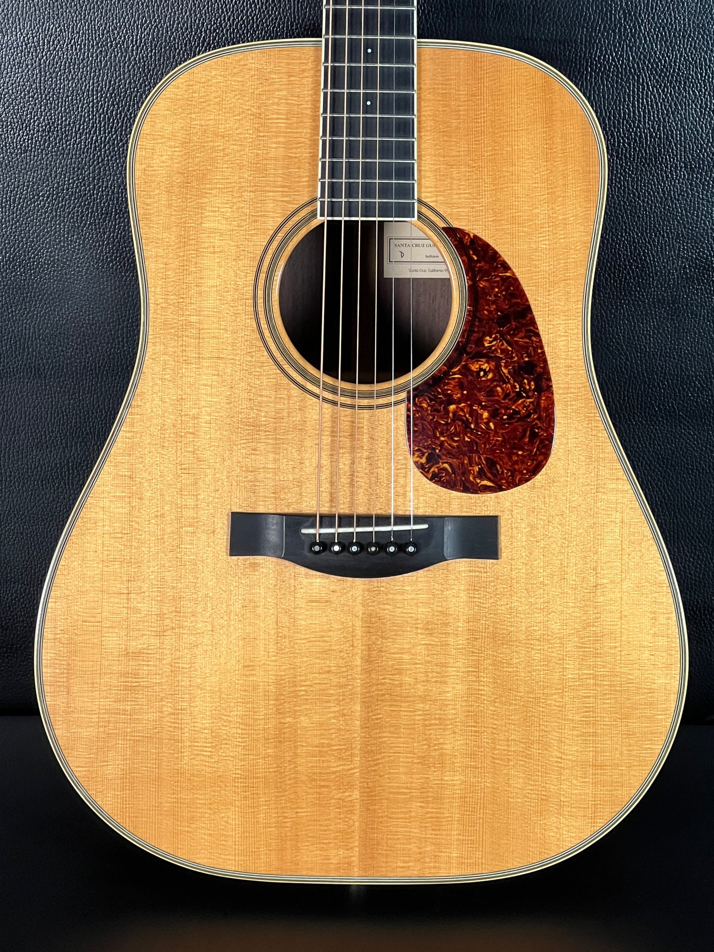 Santa Cruz D Model Dreadnought (PRE-OWNED)