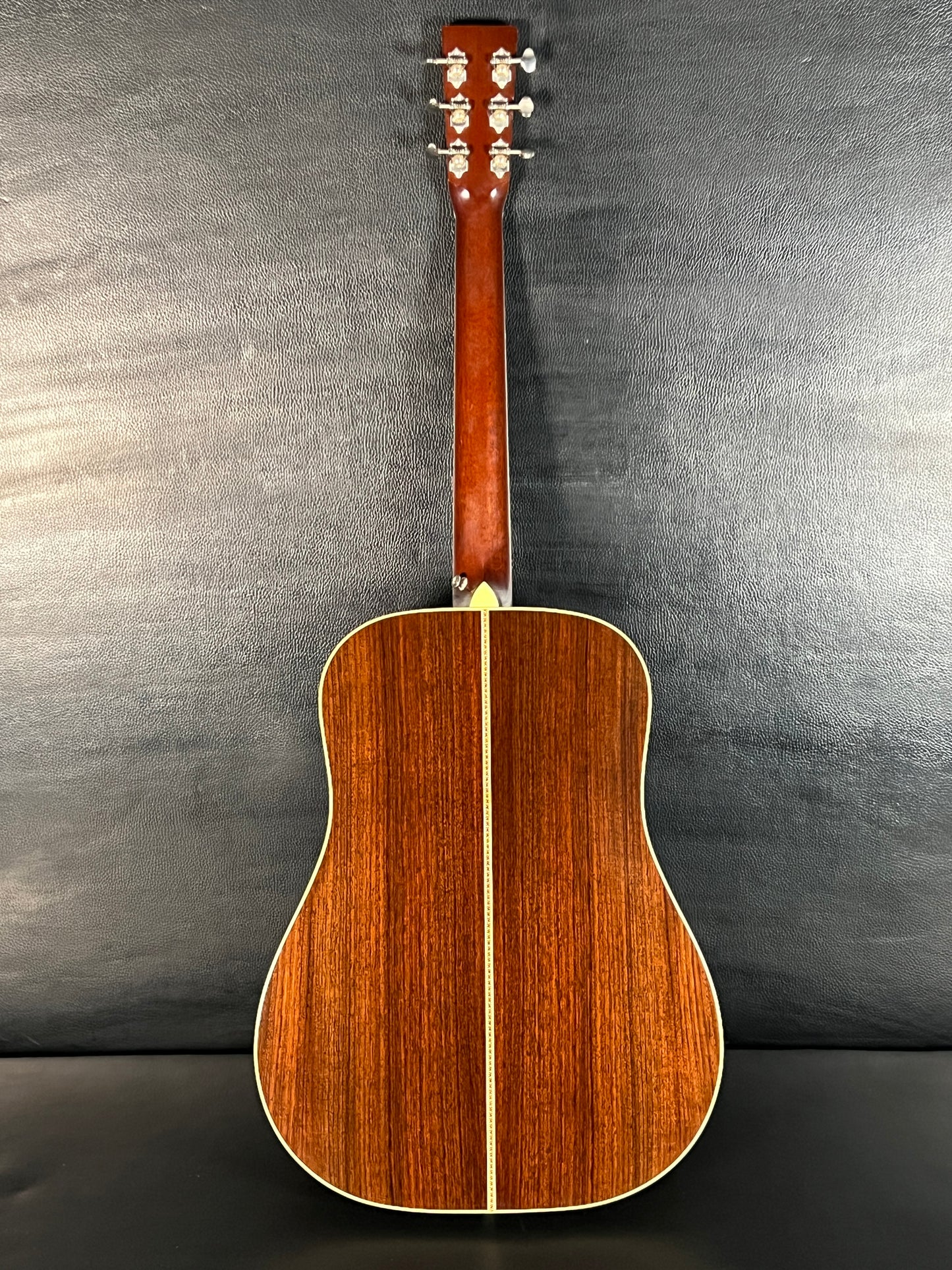 Santa Cruz D Model Dreadnought (PRE-OWNED)