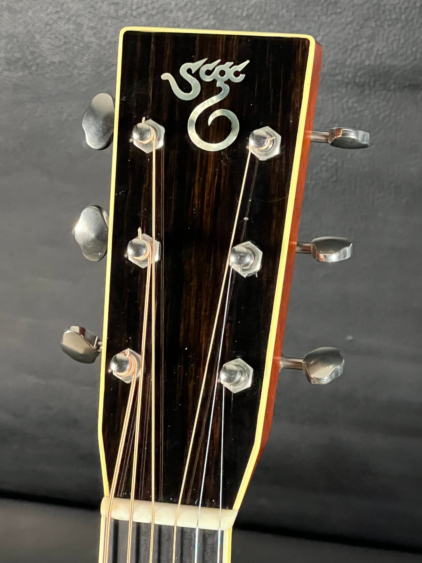 Santa Cruz D Model Dreadnought (PRE-OWNED)