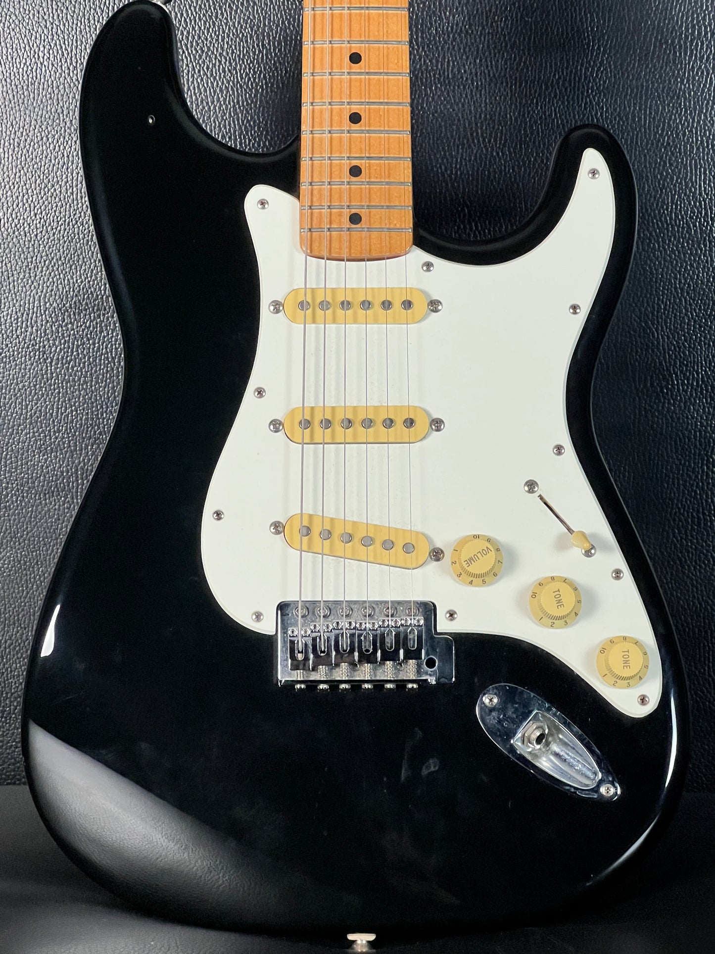 Fender Stratocaster MIM 1994-95 Squier Series Black (PRE-OWNED)